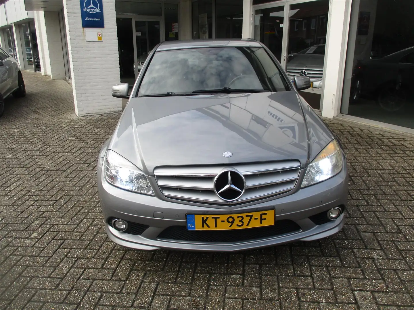 Mercedes-Benz C 180 C180K BLUE EFFICIENCY SEDAN Edition AMG Grau - 2