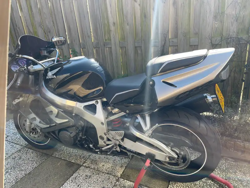 Honda CBR 900 - foto 2