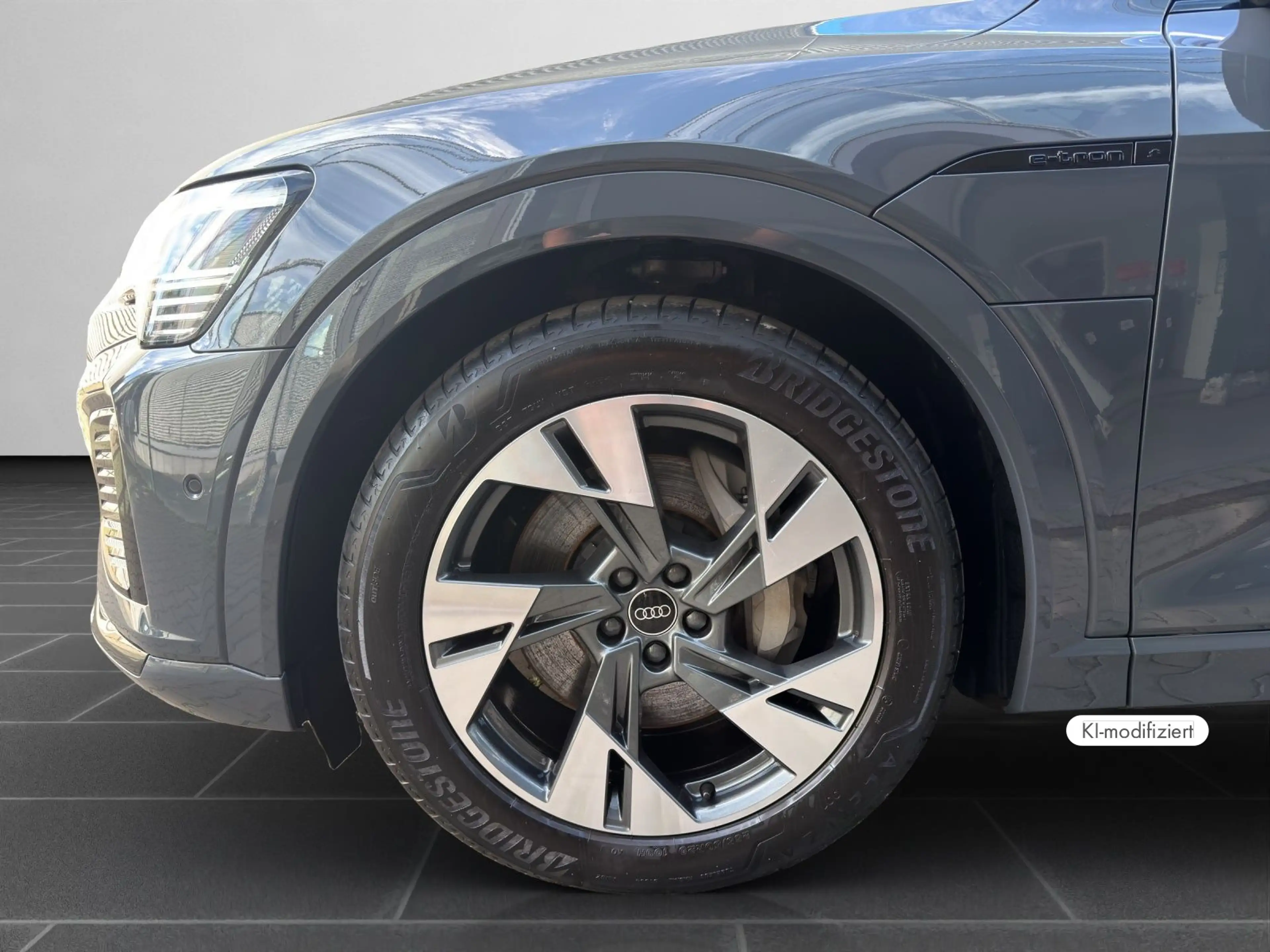 Audi Q8 e-tron S line Q8 Sportback e-tron S — photo 8