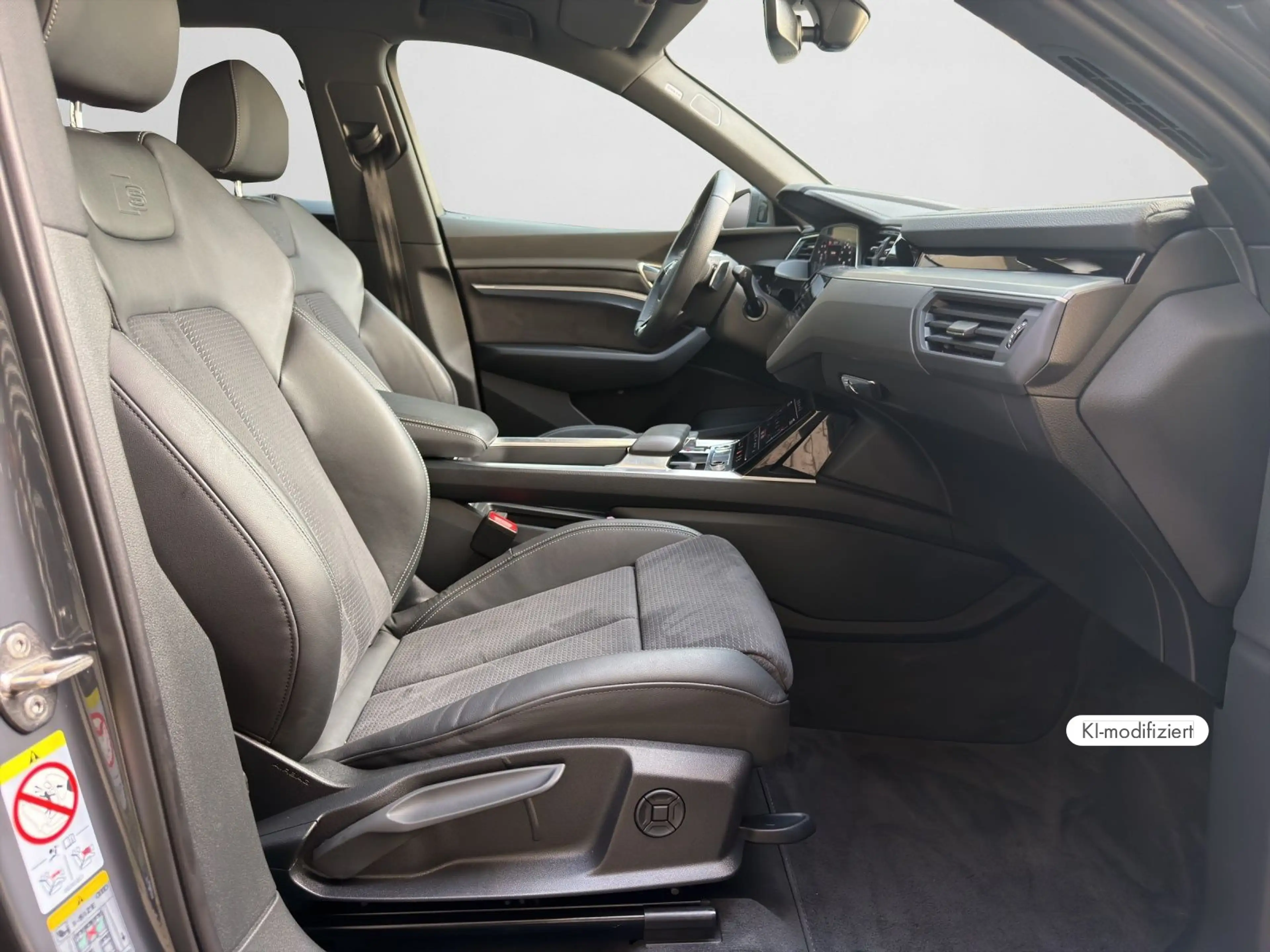 Audi Q8 e-tron S line Q8 Sportback e-tron S — photo 4