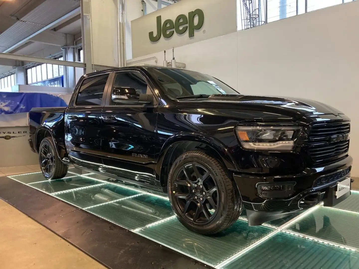 RAM 1500 LARAMIE BLACK FULL+iva Schwarz - 1