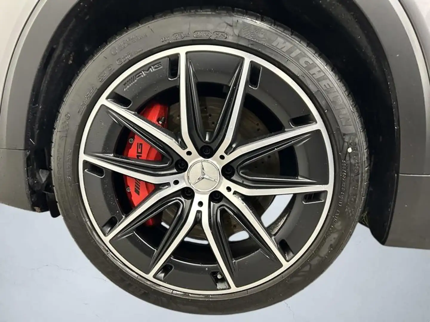 Mercedes-Benz GLB 35 AMG 4Matic Pano Attelage Facelift Gris - 2