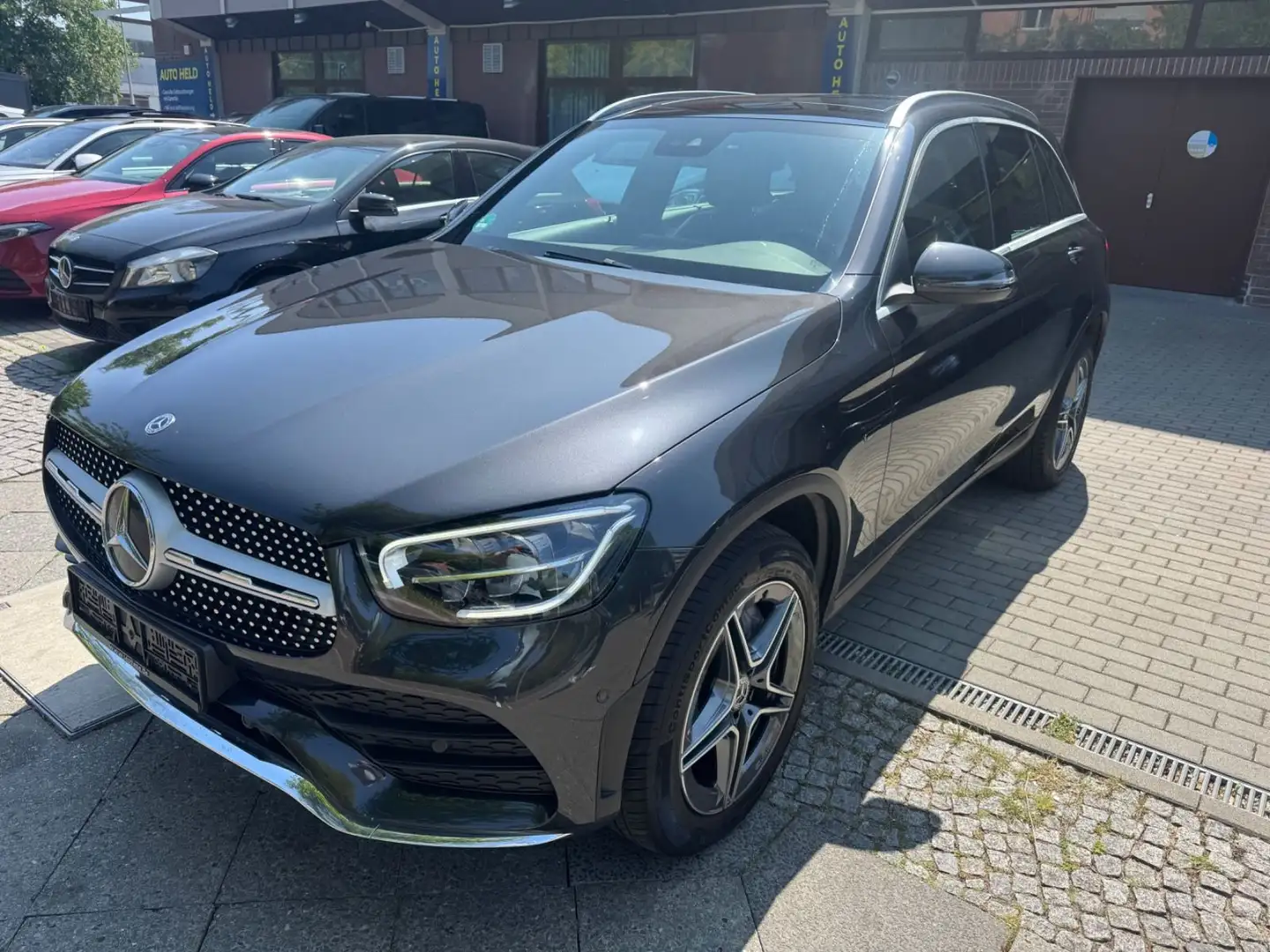 Mercedes-Benz GLC 300 de 4Matic  AMG Grün - 2