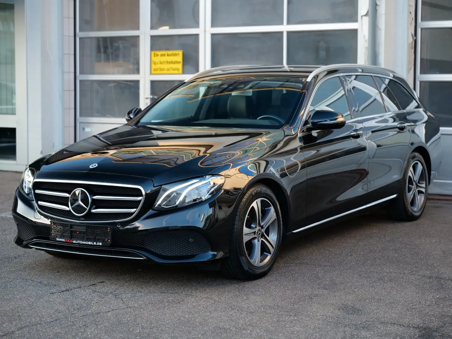 Mercedes-Benz E 200 d T AVANTGARDE WIDESCREEN+HUD+DISTRONIC+CAM Nero - 2