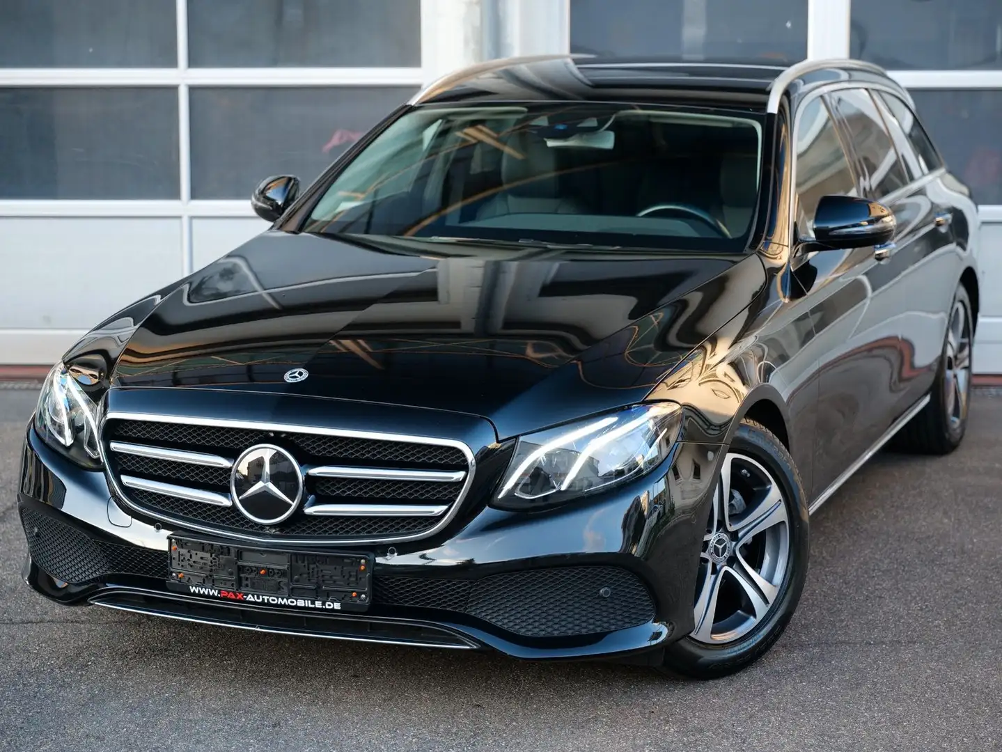 Mercedes-Benz E 200 d T AVANTGARDE WIDESCREEN+HUD+DISTRONIC+CAM Nero - 1