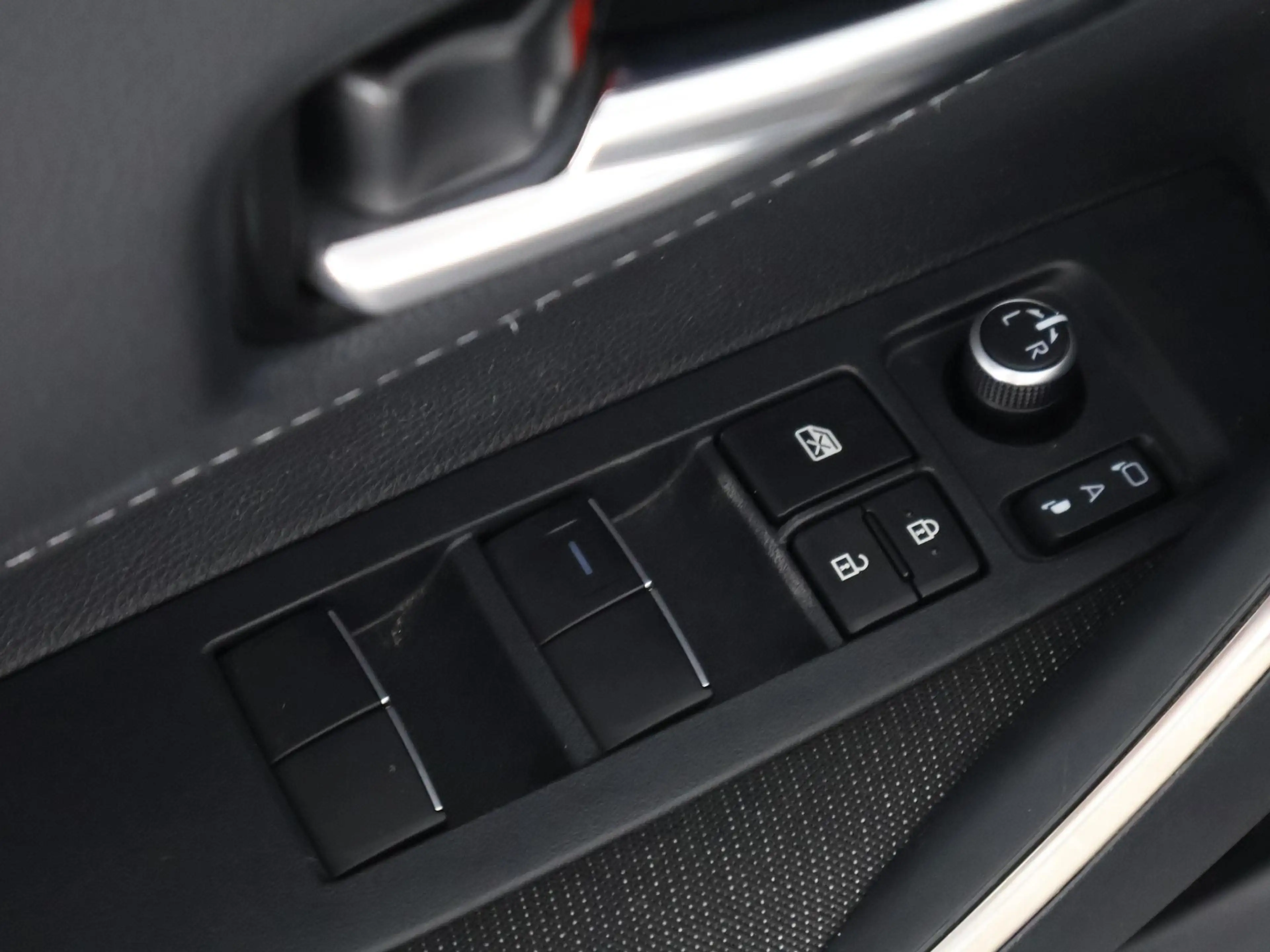 Toyota Corolla Touring Sports Hybrid 140 Business Luxury | Stoelv — photo 19