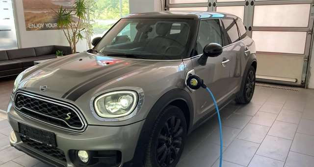 Imagine MINI Cooper S Countryman S E All4 Automatic