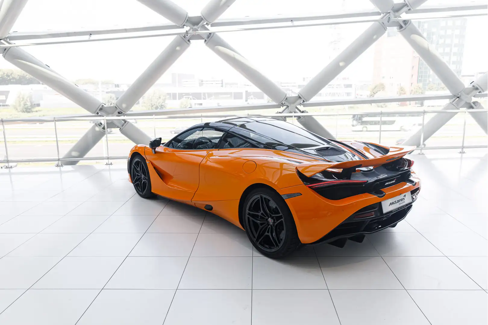 McLaren 720S 4.0 V8 Performance | Carbon Ex 1/2/3 | Papaya Spar Orange - 2