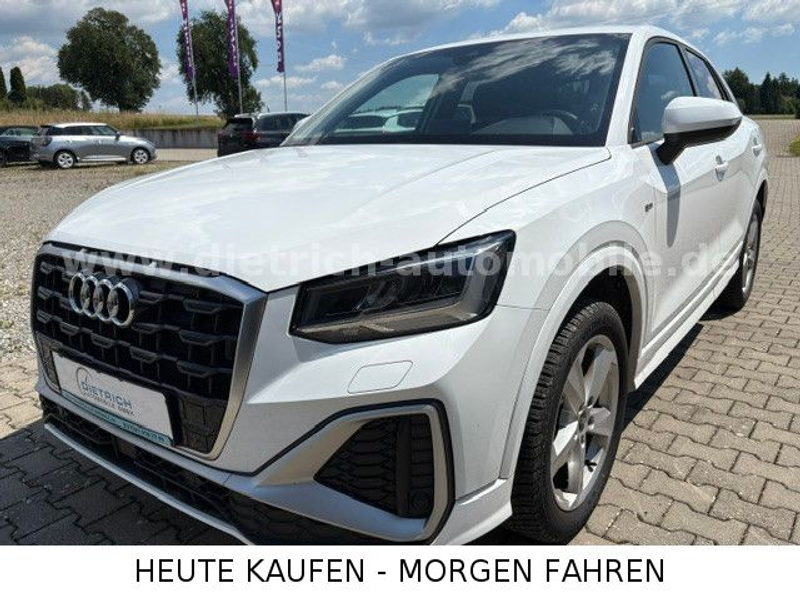 Audi Q2 TFSI S line DSG PDC SHZ LED Apple Carplay