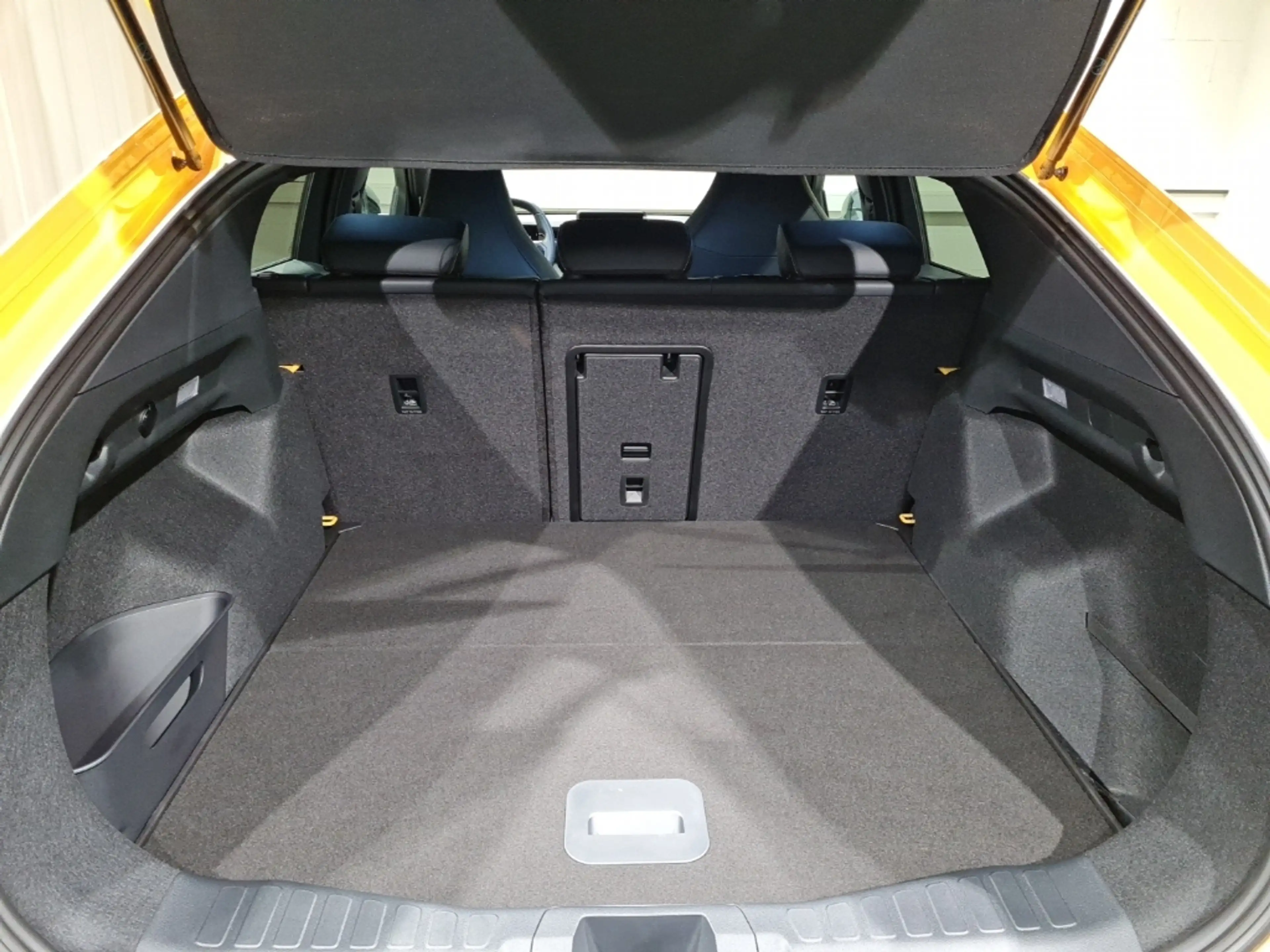 Ford Capri Select 77kWH "Komfort-Paket"Wärmepumpe" — photo 10