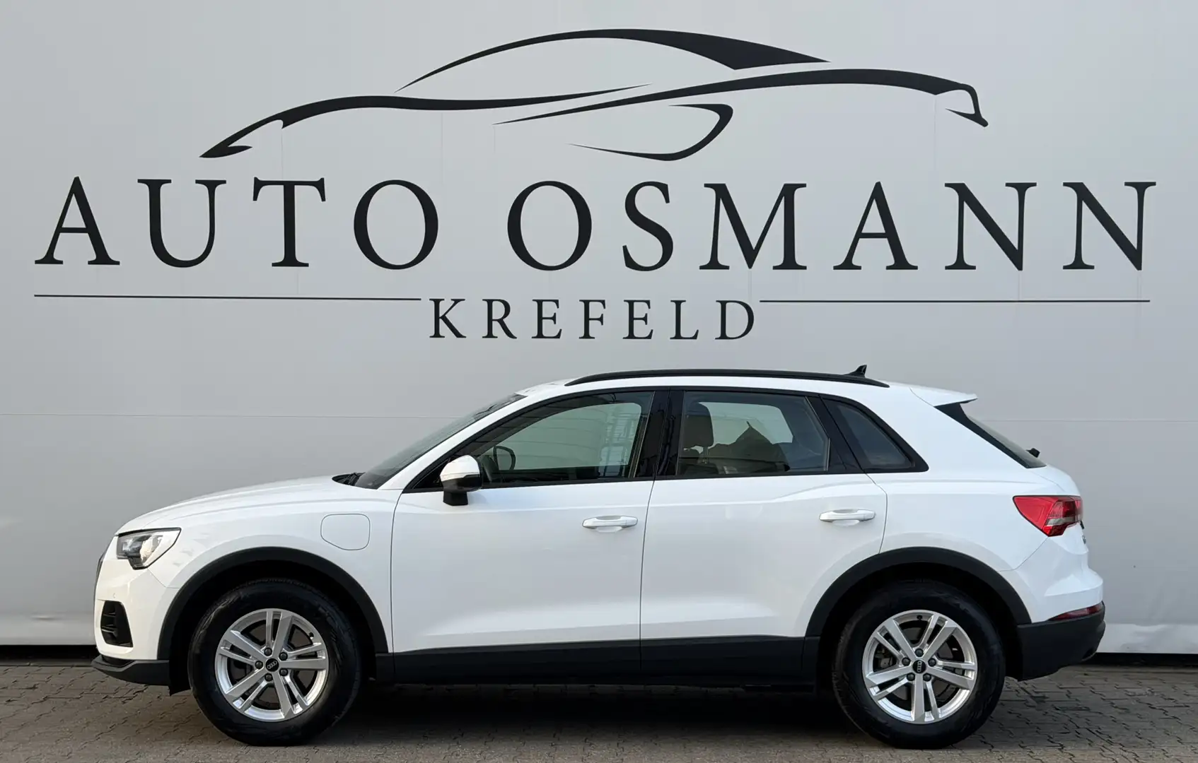 Audi Q3 45 TFSIe S tronic   TOTW.   360° Weiß - 2