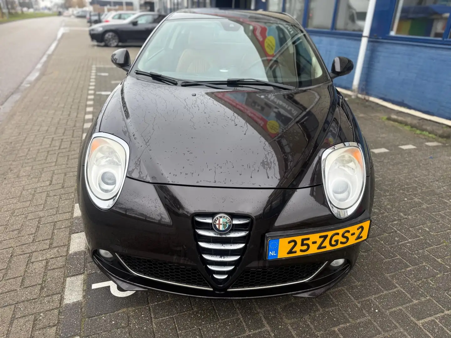 Alfa Romeo MiTo 0.9 TwinAir Distinctive Schwarz - 2