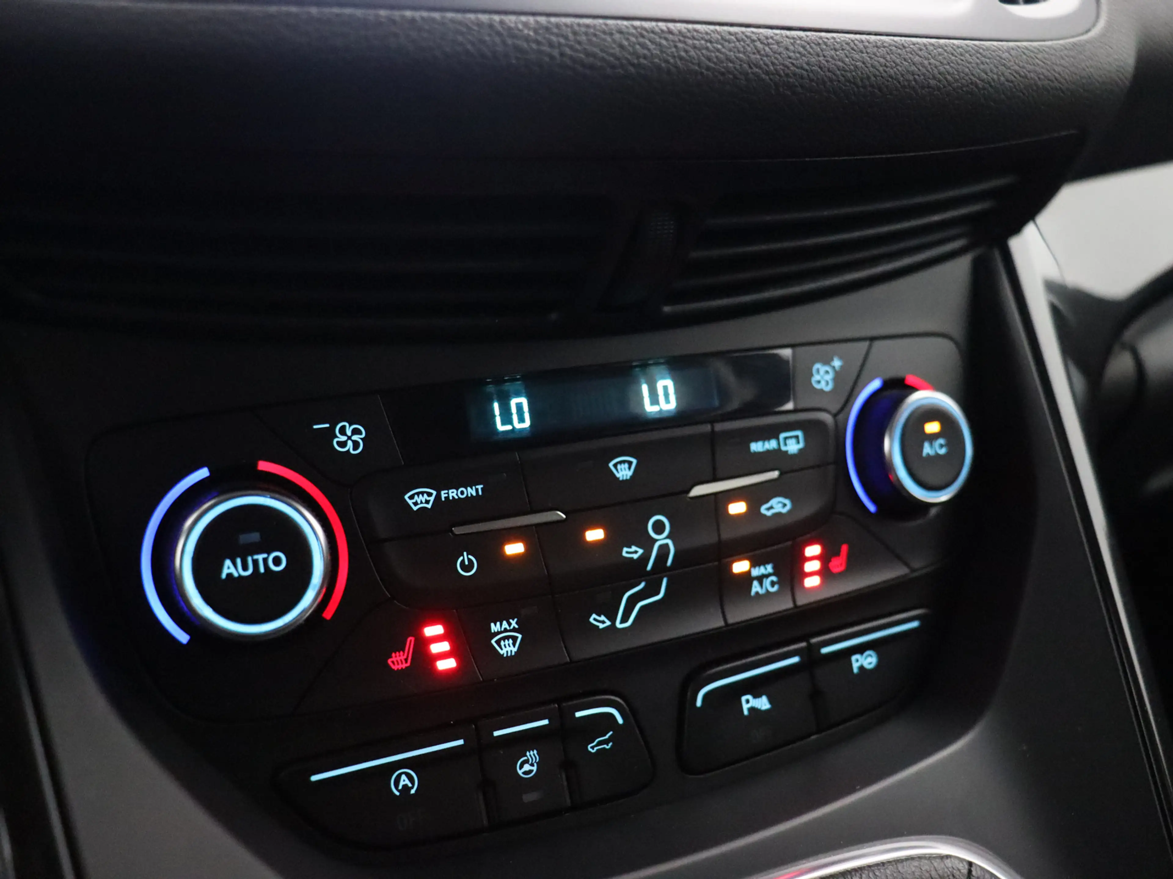 Ford Kuga 1.5 EcoBoost ST Line Apple Carplay/Android Auto, C — photo 32