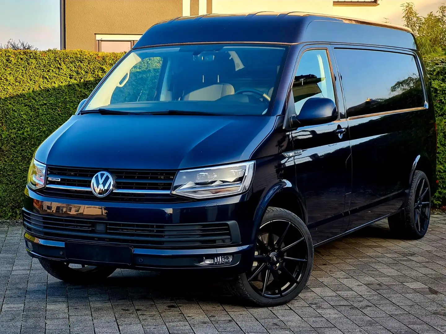 Volkswagen T6 Transporter T6 Kasten Hoch & LANG 4Motion DSG Allrad 150 kW Blau - 1