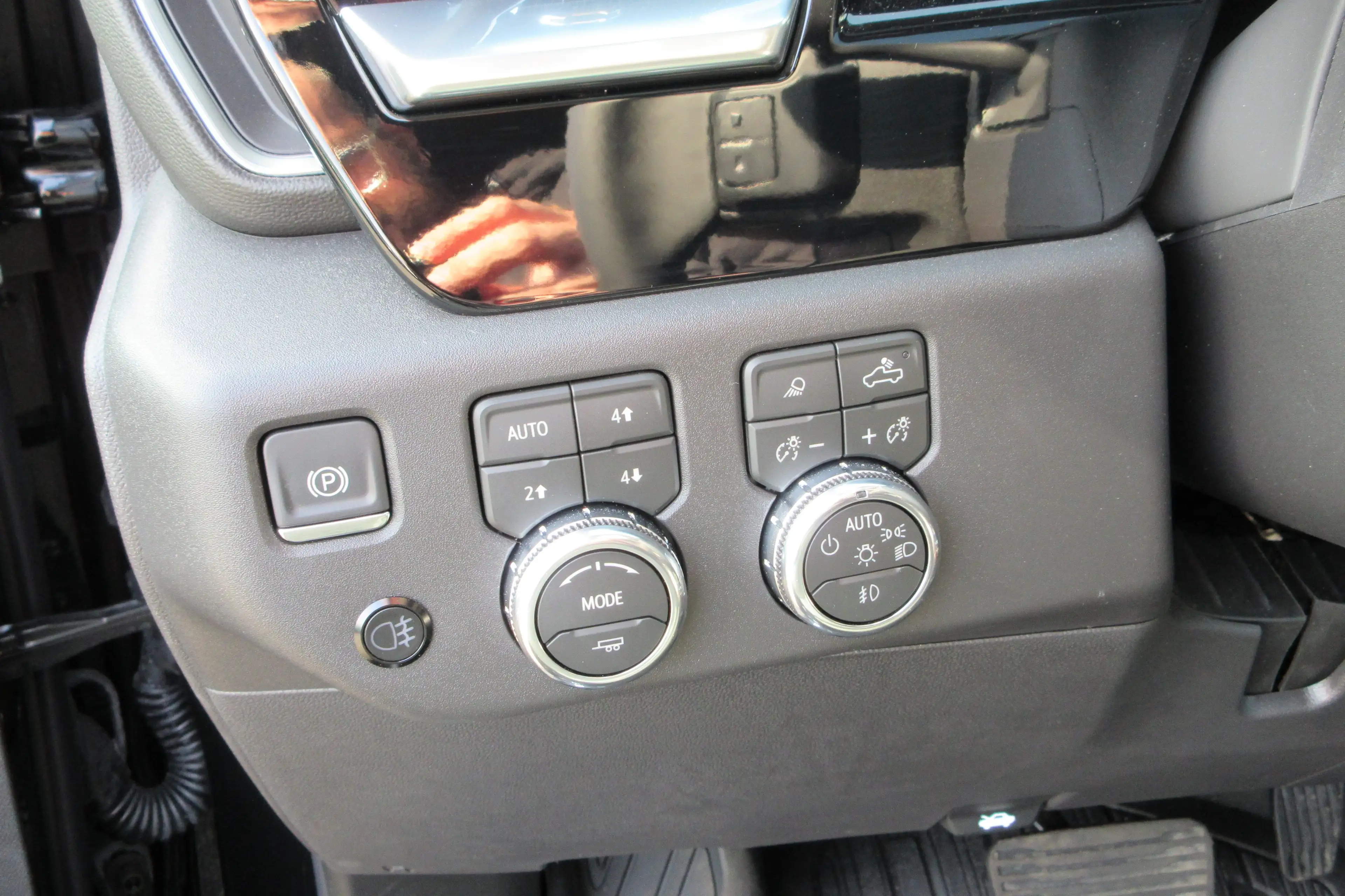 Chevrolet Silverado GMC Sierra 3.0 Elevation Black Pack X31 Mod ´26 — photo 10