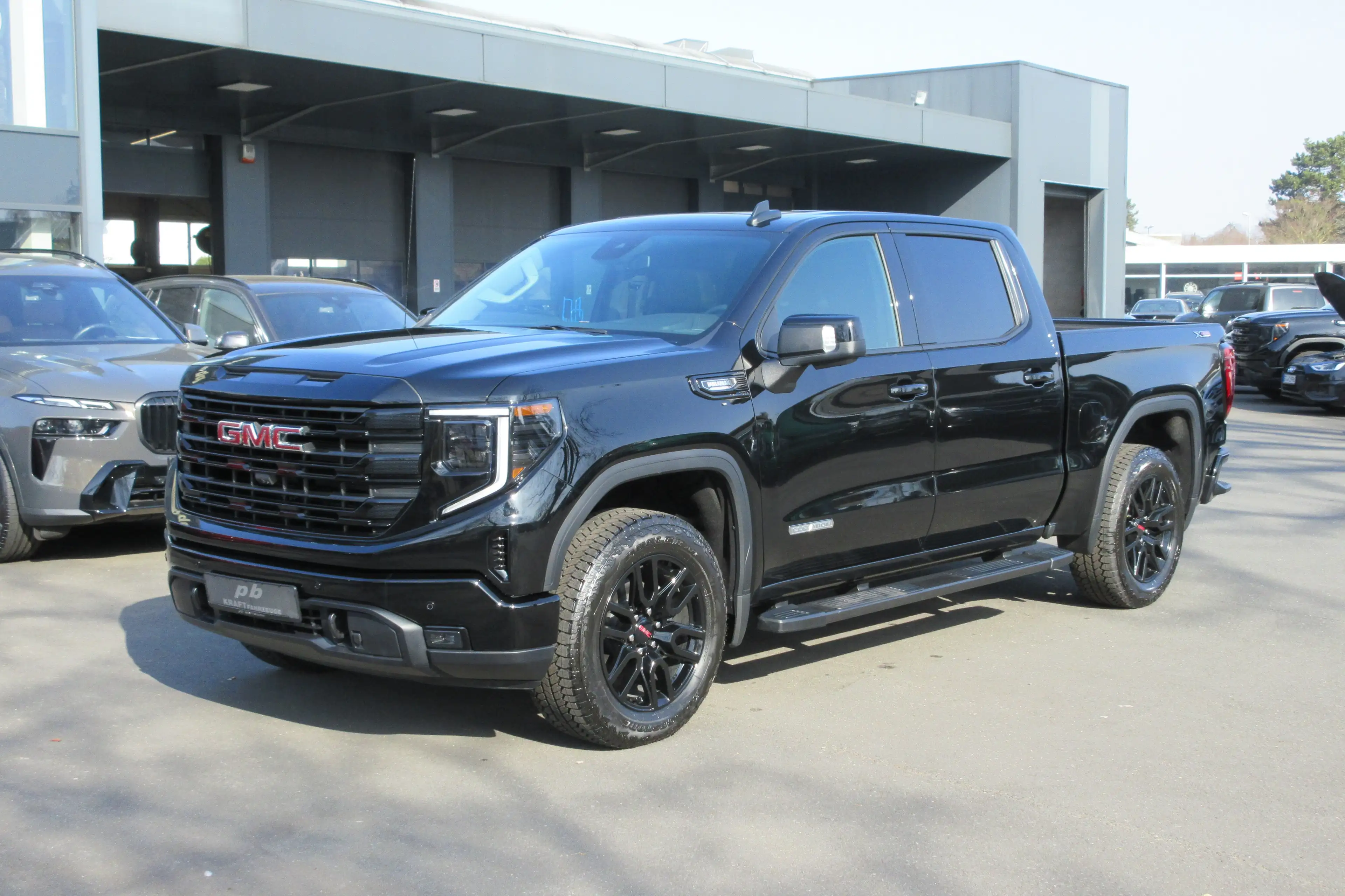 Chevrolet Silverado GMC Sierra 3.0 Elevation Black Pack X31 Mod ´26 — photo 2