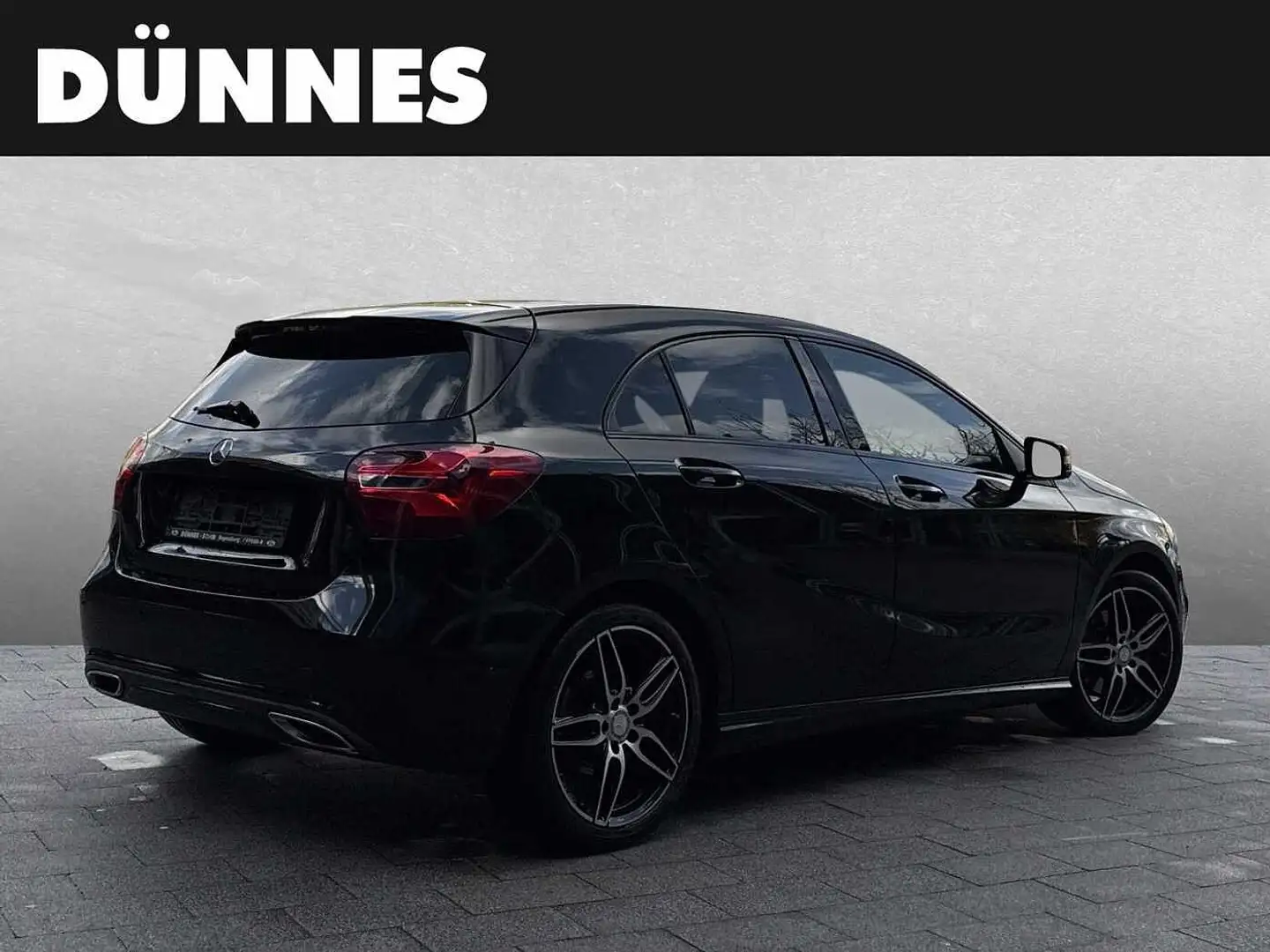 Mercedes-Benz A 250 7G-DCT Urban Zwart - 2