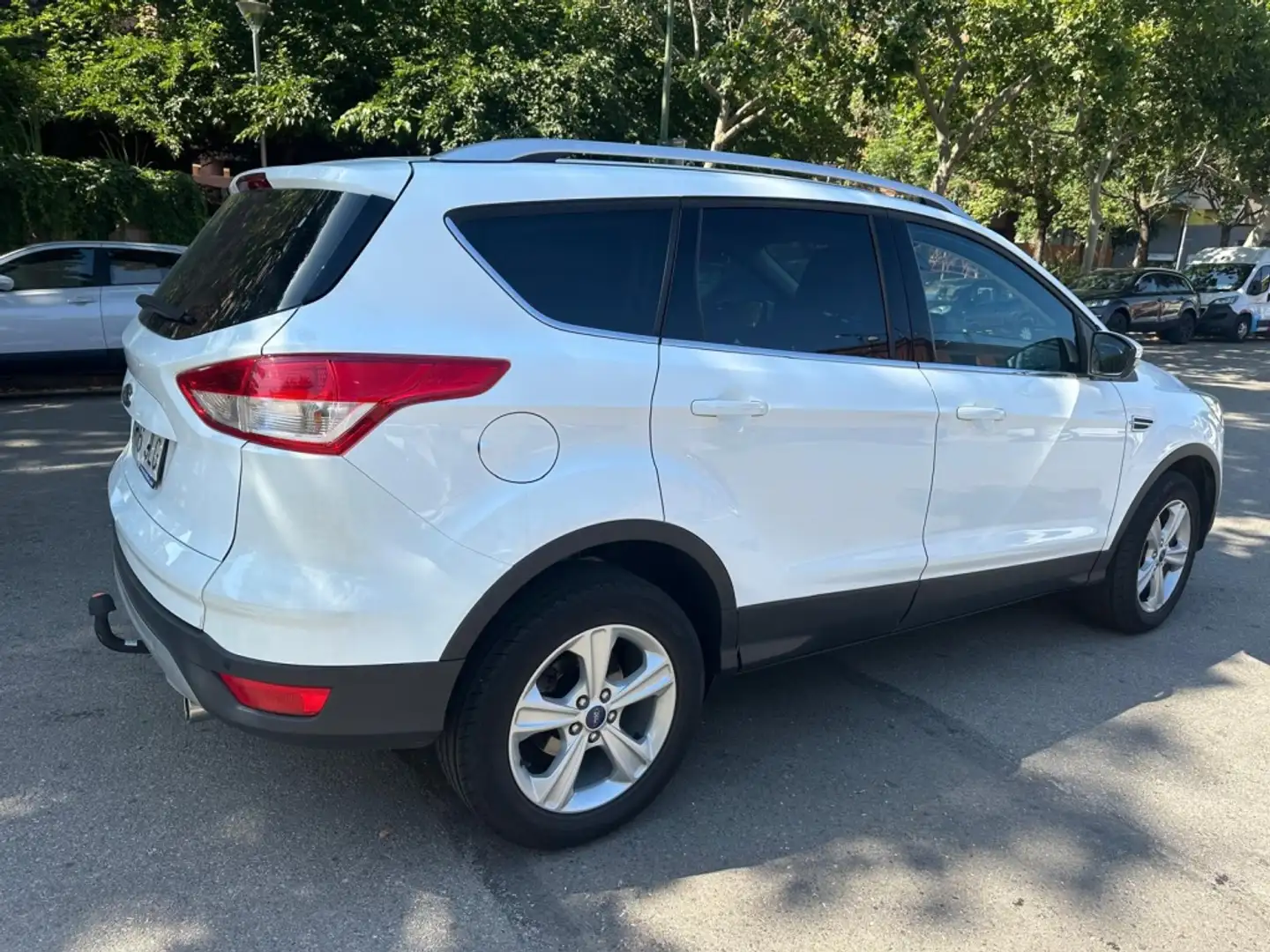 Ford Kuga 1.5TDCi Auto S&S Business 4x2 120 Blanco - 2