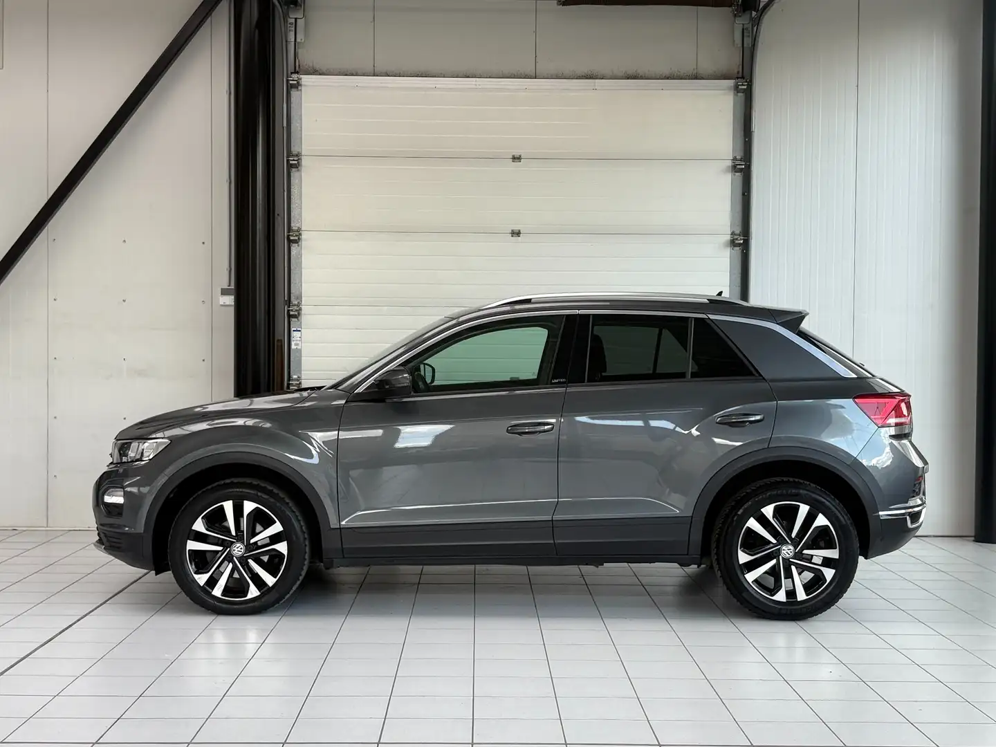 Volkswagen T-Roc T-Roc 1.0 TSI *UNITED*GPS*CAMERA*PDC*JANTES* Grijs - 2