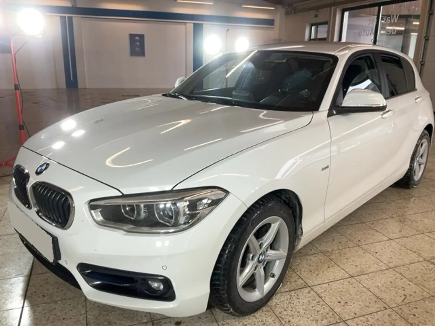 BMW 118 118d Sport Line Sport Line Weiß - 1