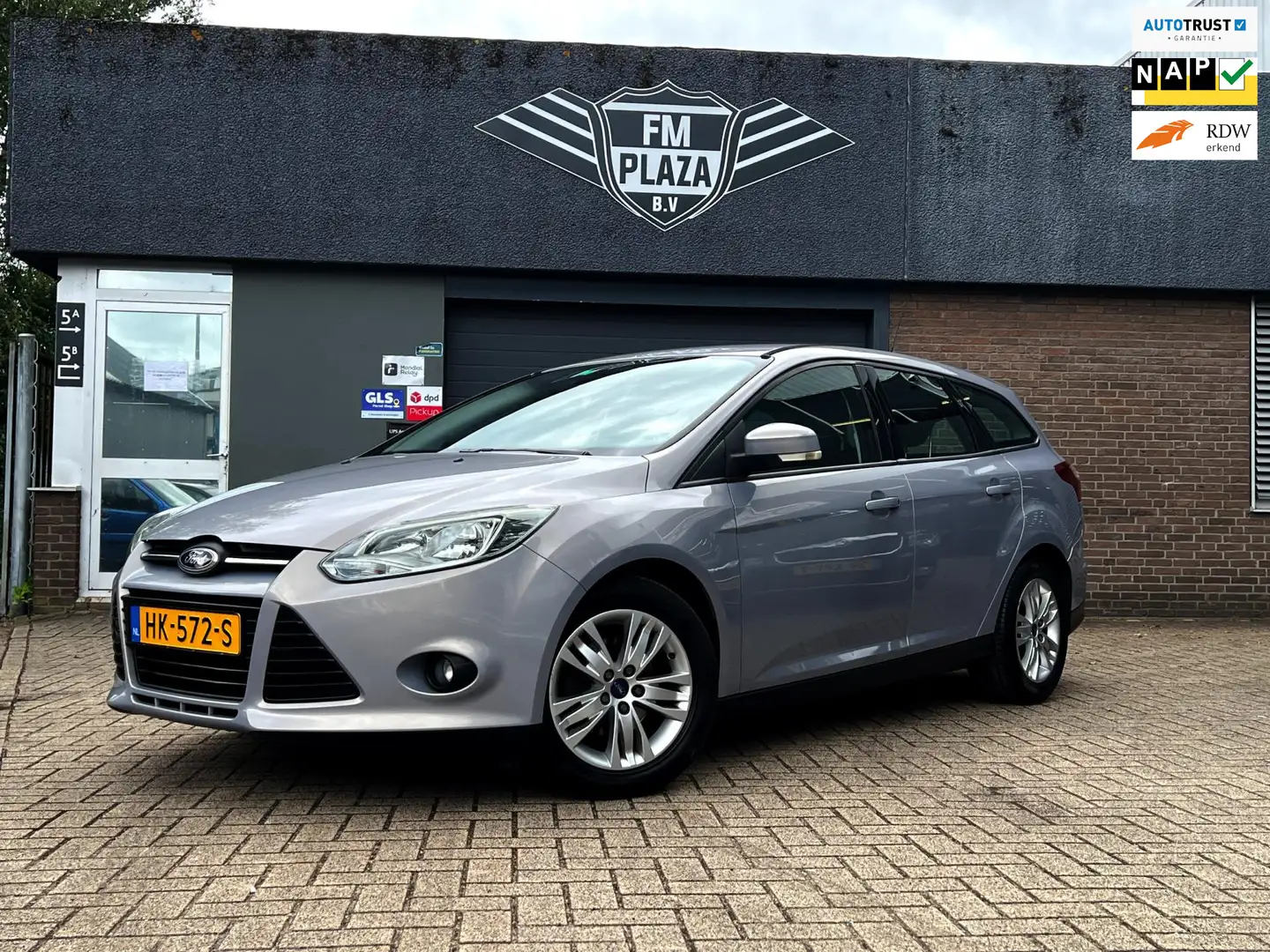 Ford Focus Wagon 1.0 EcoBoost Edition Plus Goed onderhouden Grijs - 1