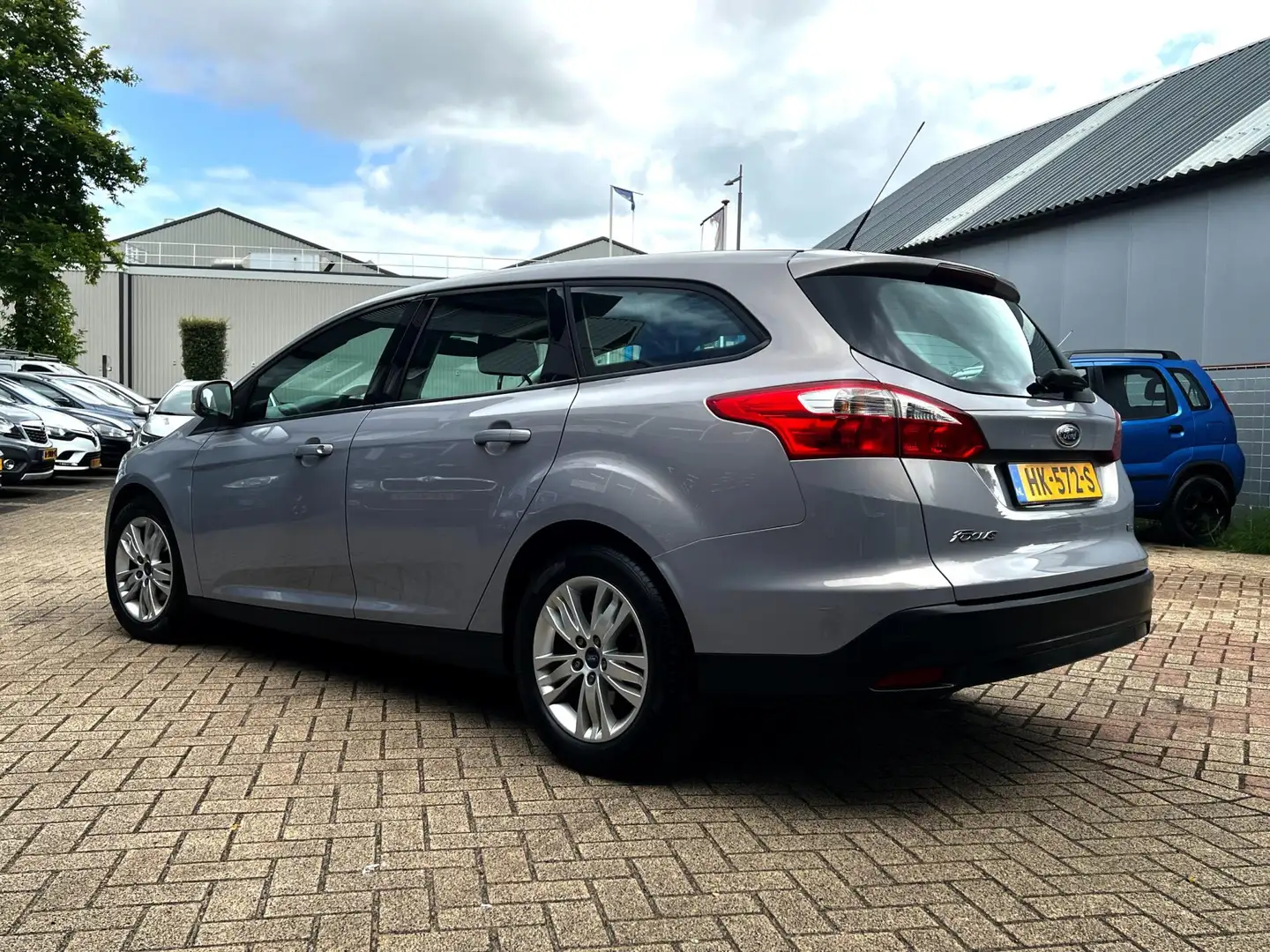 Ford Focus Wagon 1.0 EcoBoost Edition Plus Goed onderhouden Grijs - 2