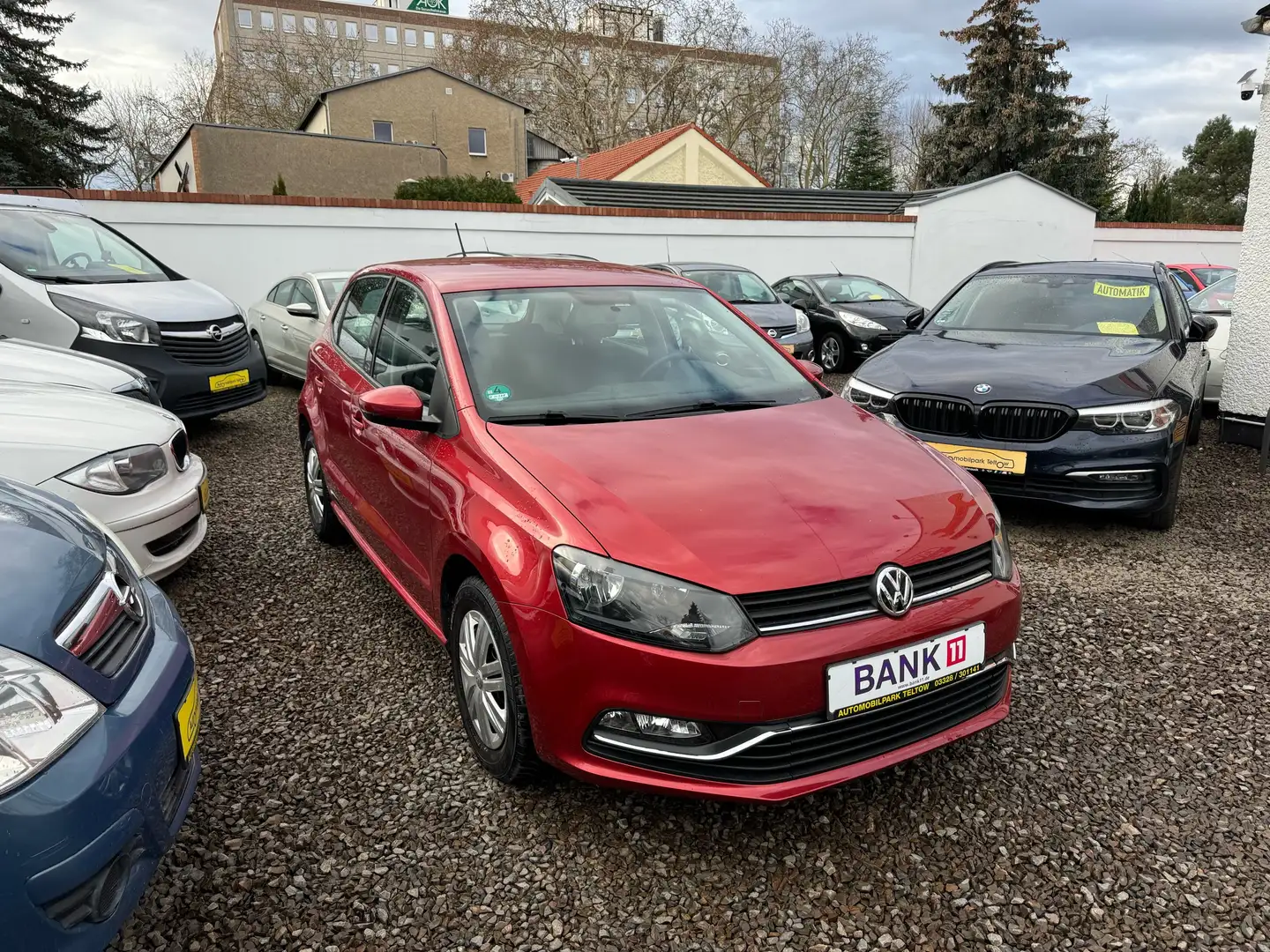 Volkswagen Polo Trendline *1. Hand* Rojo - 2