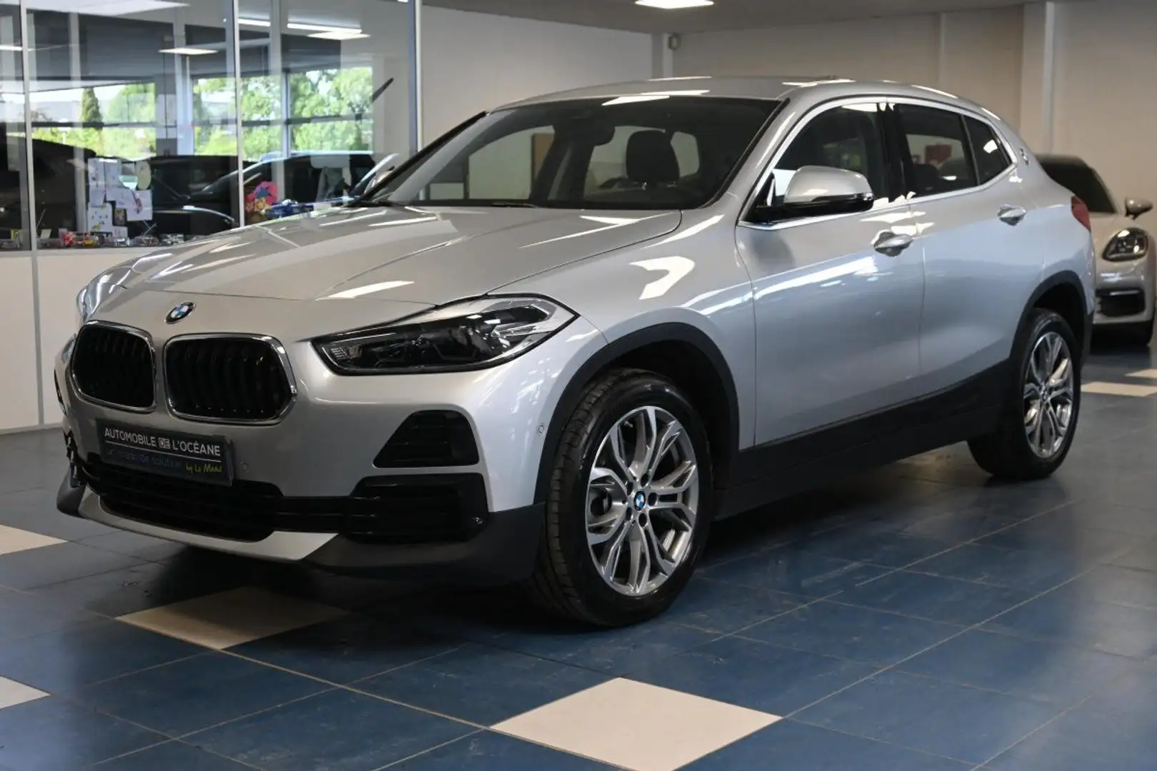 BMW X2 F39 sDrive 16d 116 ch DKG7 Business Design Gris - 1