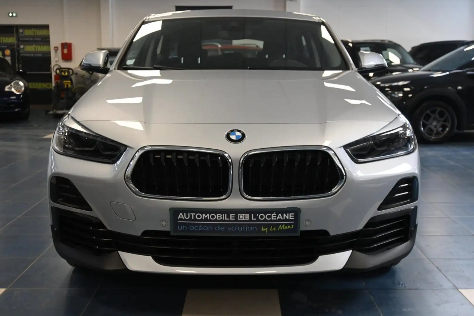 BMW X2 F39 sDrive 16d 116 ch DKG7 Business Design Gris - 2