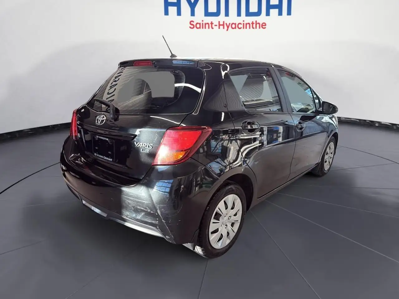 Toyota Yaris снимка Toyota Yaris