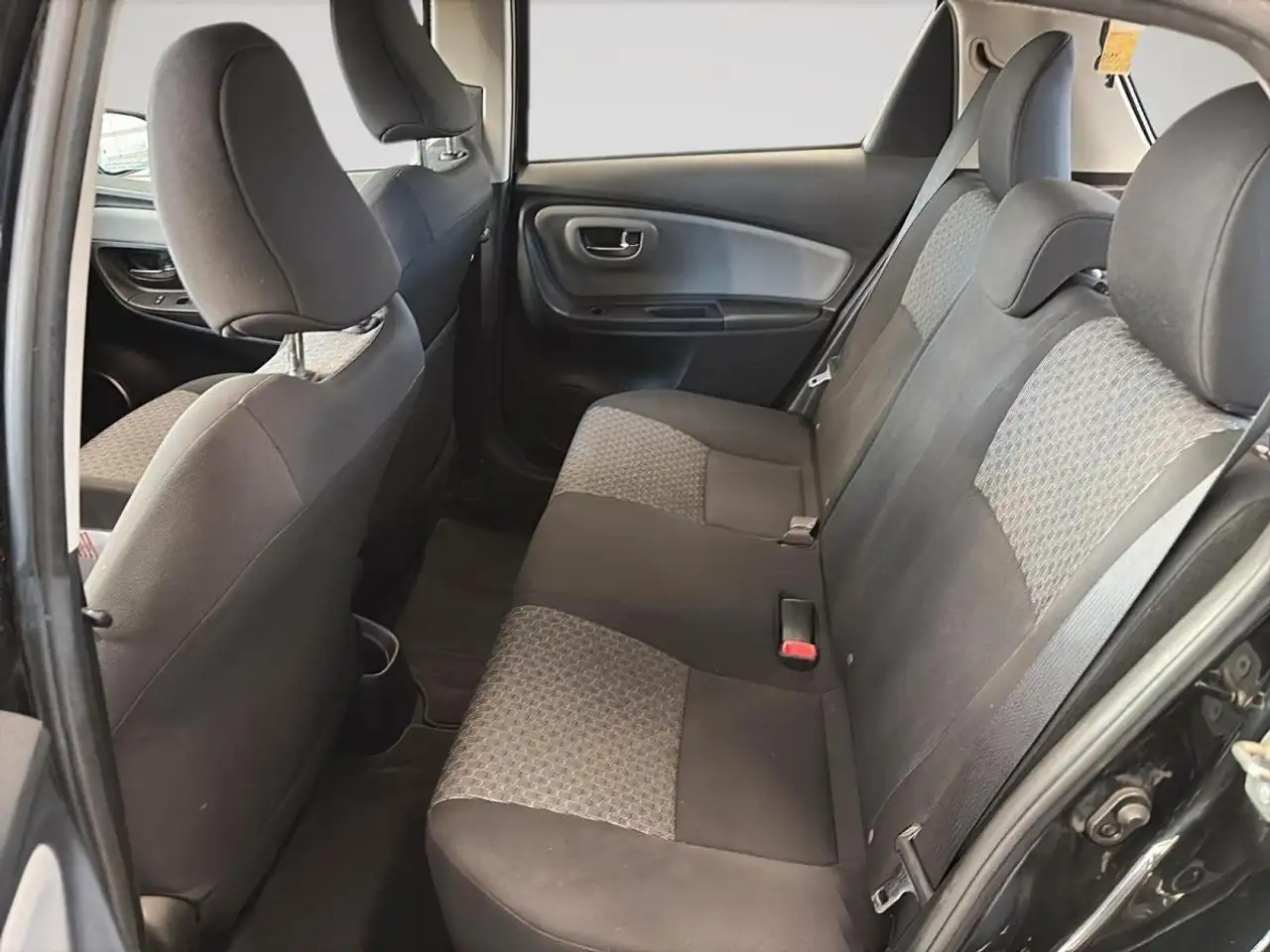 Toyota Yaris снимка Toyota Yaris