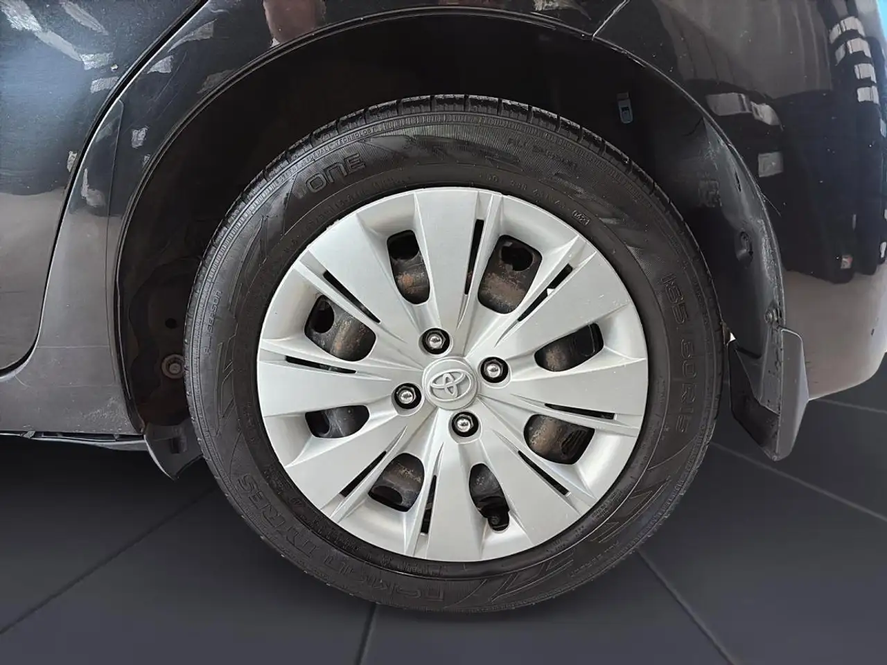 Toyota Yaris снимка Toyota Yaris