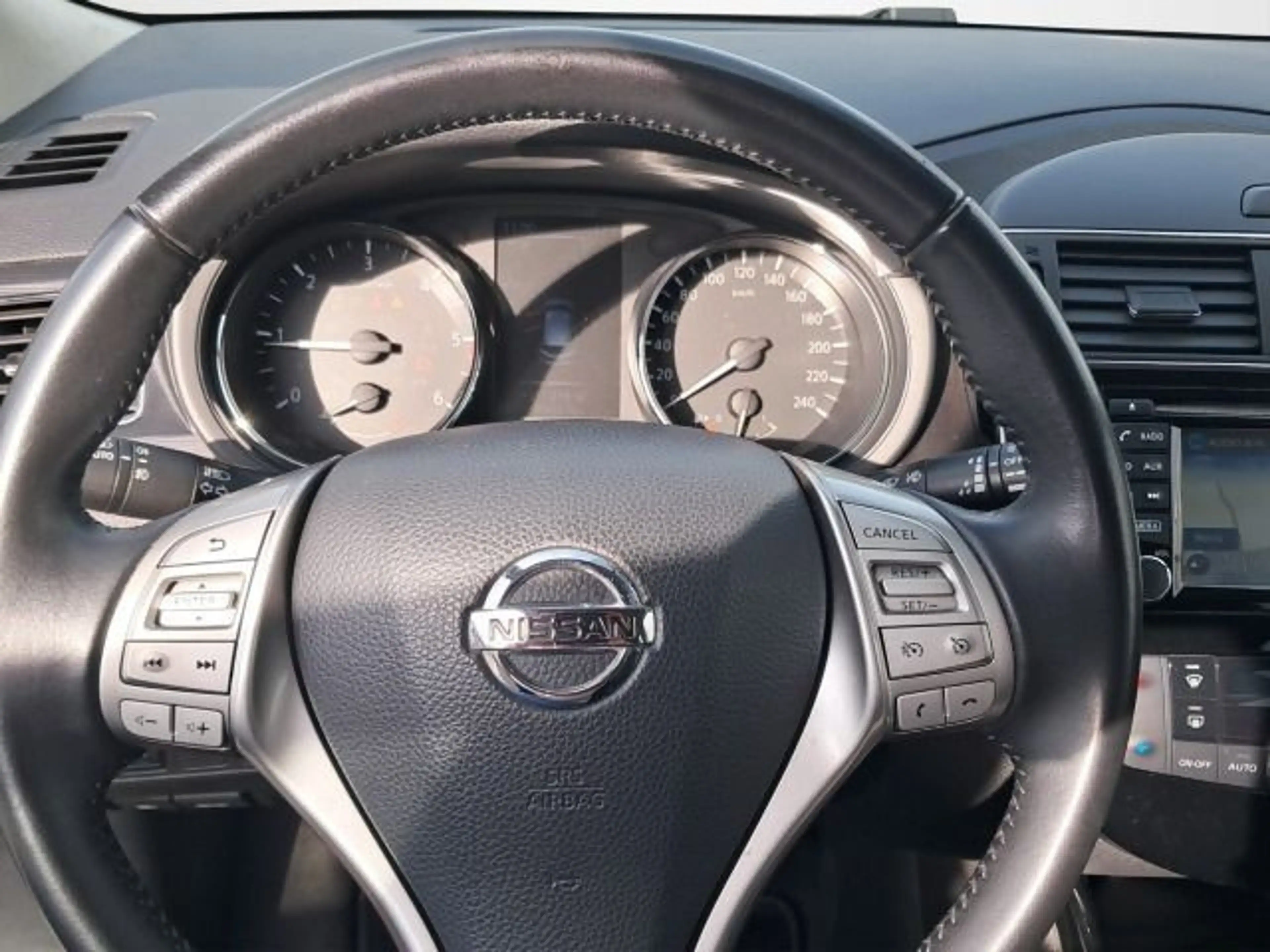 Nissan Pulsar 1.5 dCi N-Connecta — photo 12