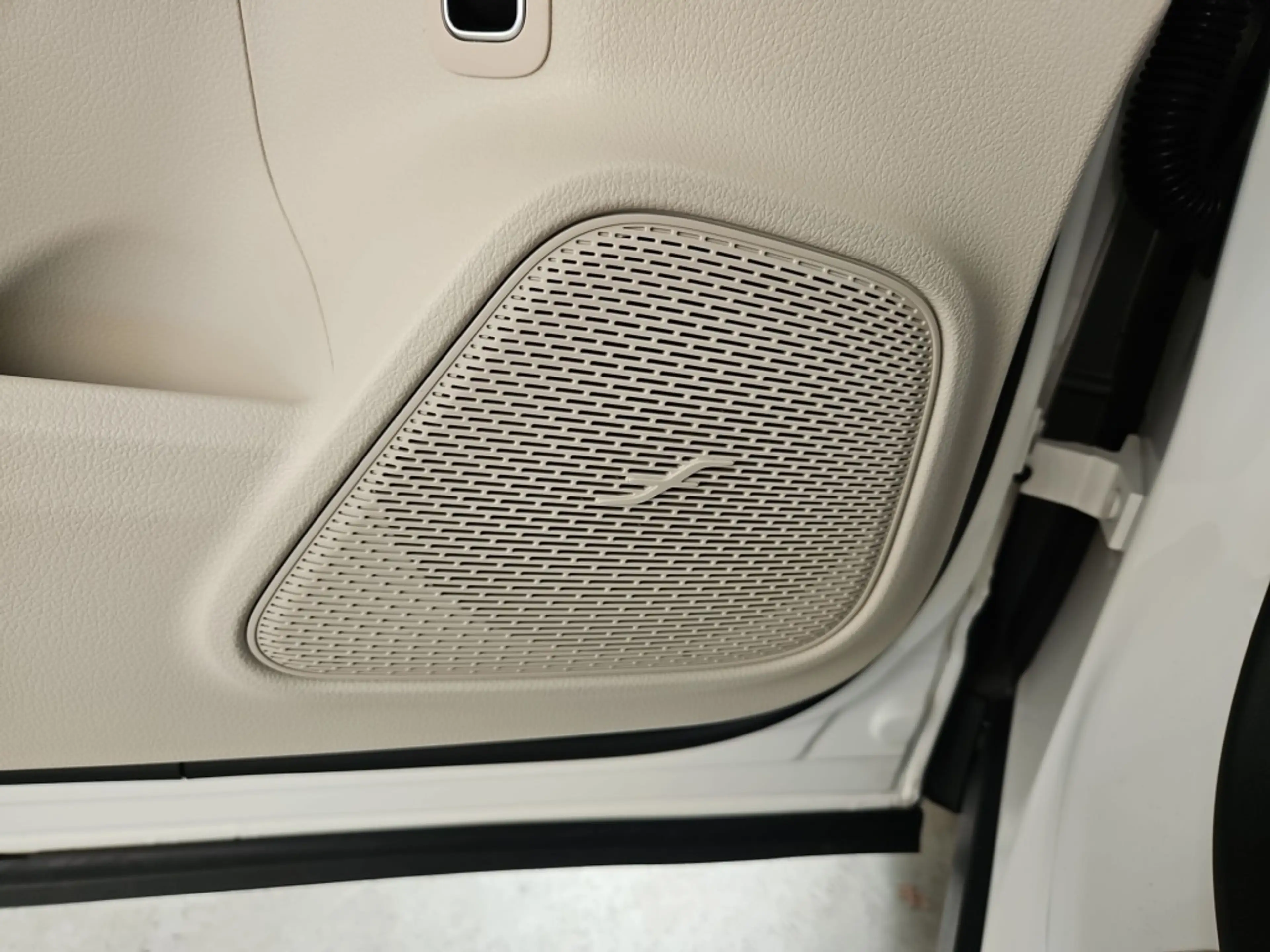 Mercedes-Benz EQA 250 + Progressive ACC Memory 360° LED Sound — photo 14