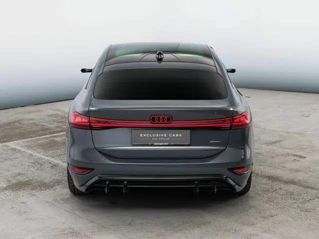 Audi A6 view 7