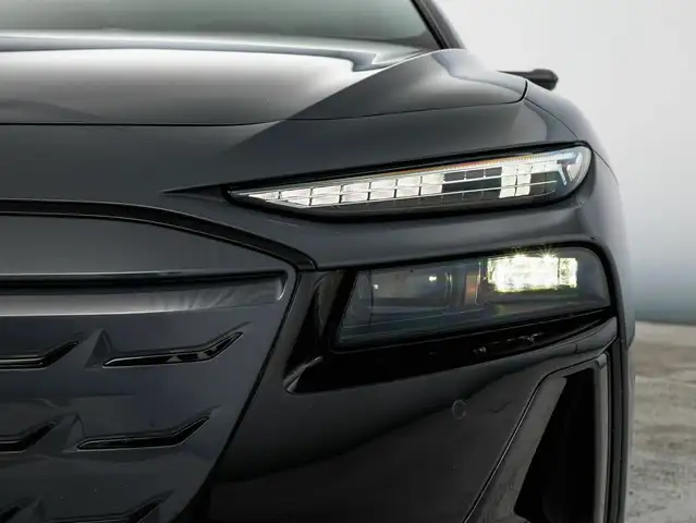 Audi A6 view 12
