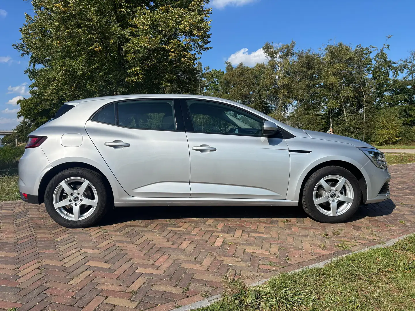 Renault Megane Megane 1.2 TCe Limited Zilver - 1