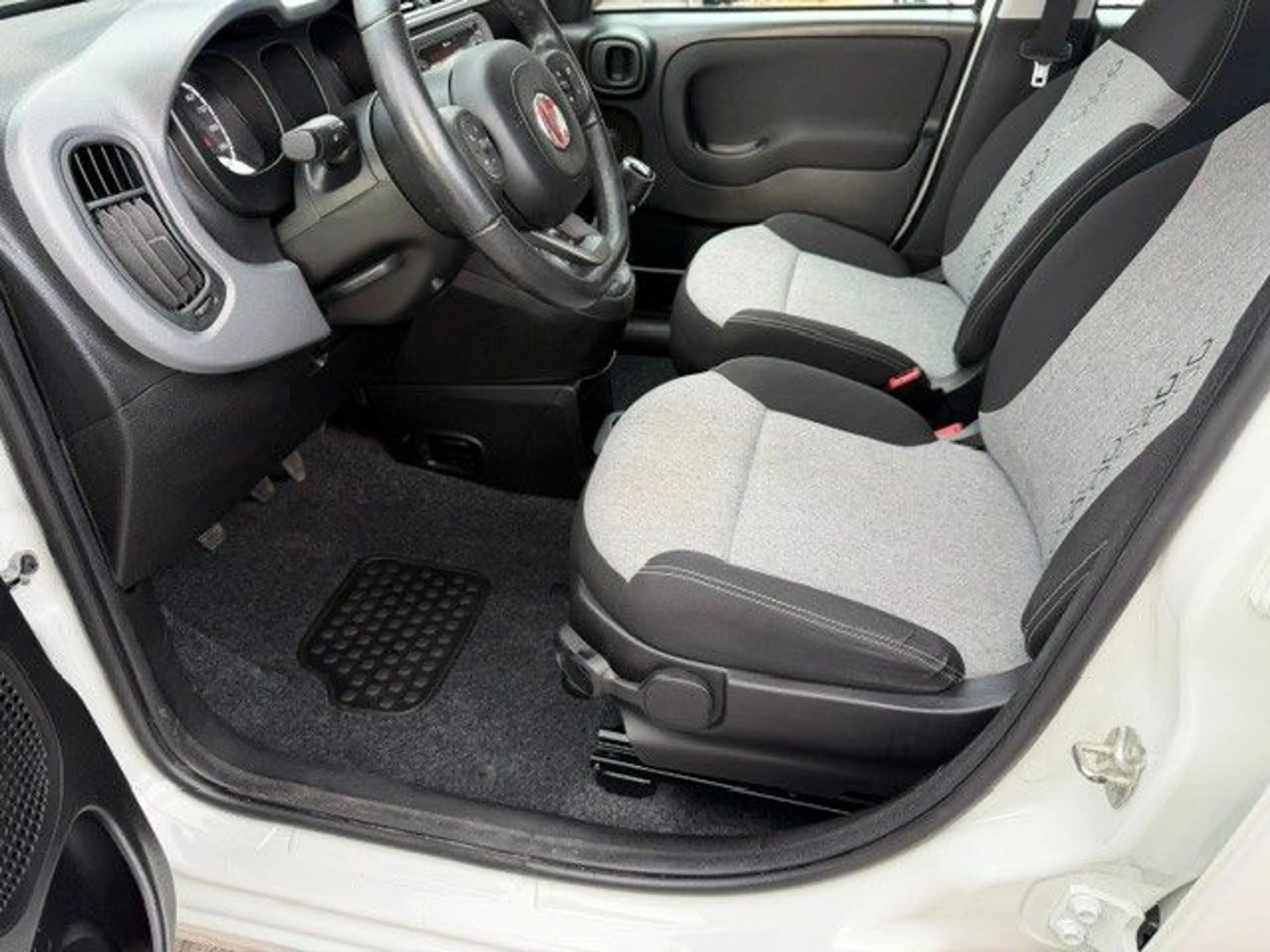 Fiat Panda Lounge 1,2ltr Klima 67tkm sehr gepflegt — photo 7