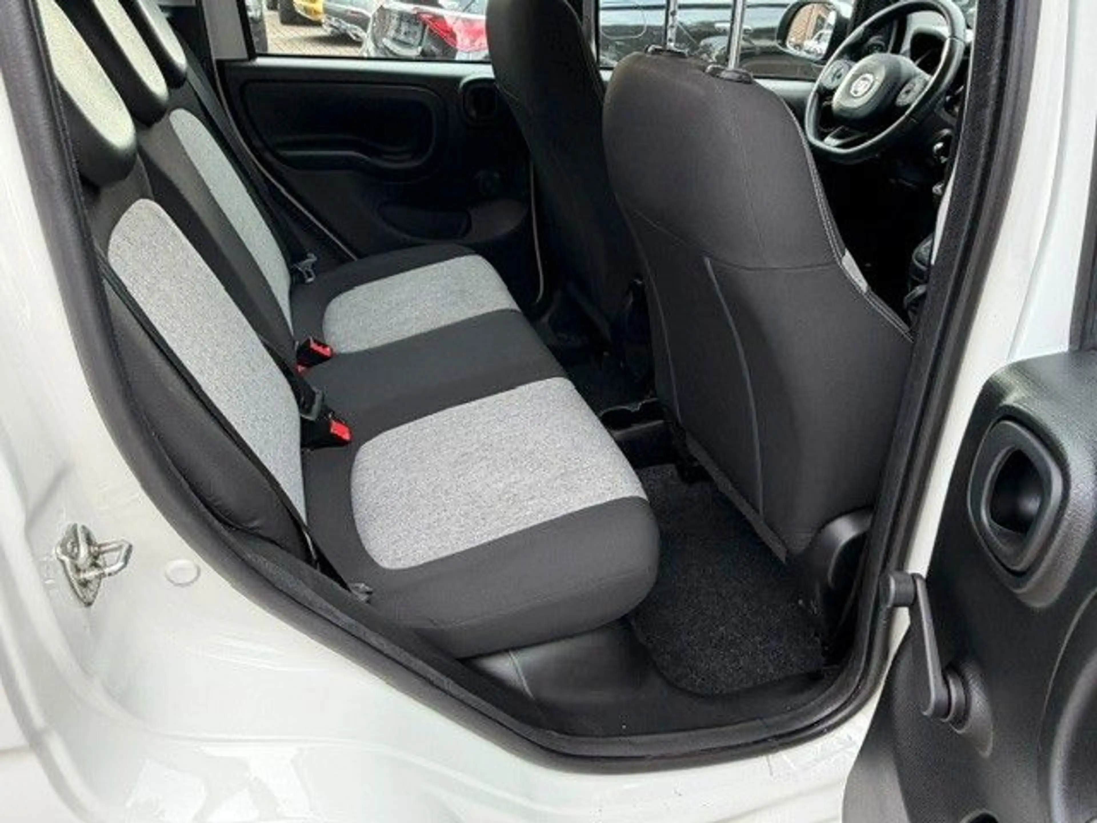 Fiat Panda Lounge 1,2ltr Klima 67tkm sehr gepflegt — photo 10