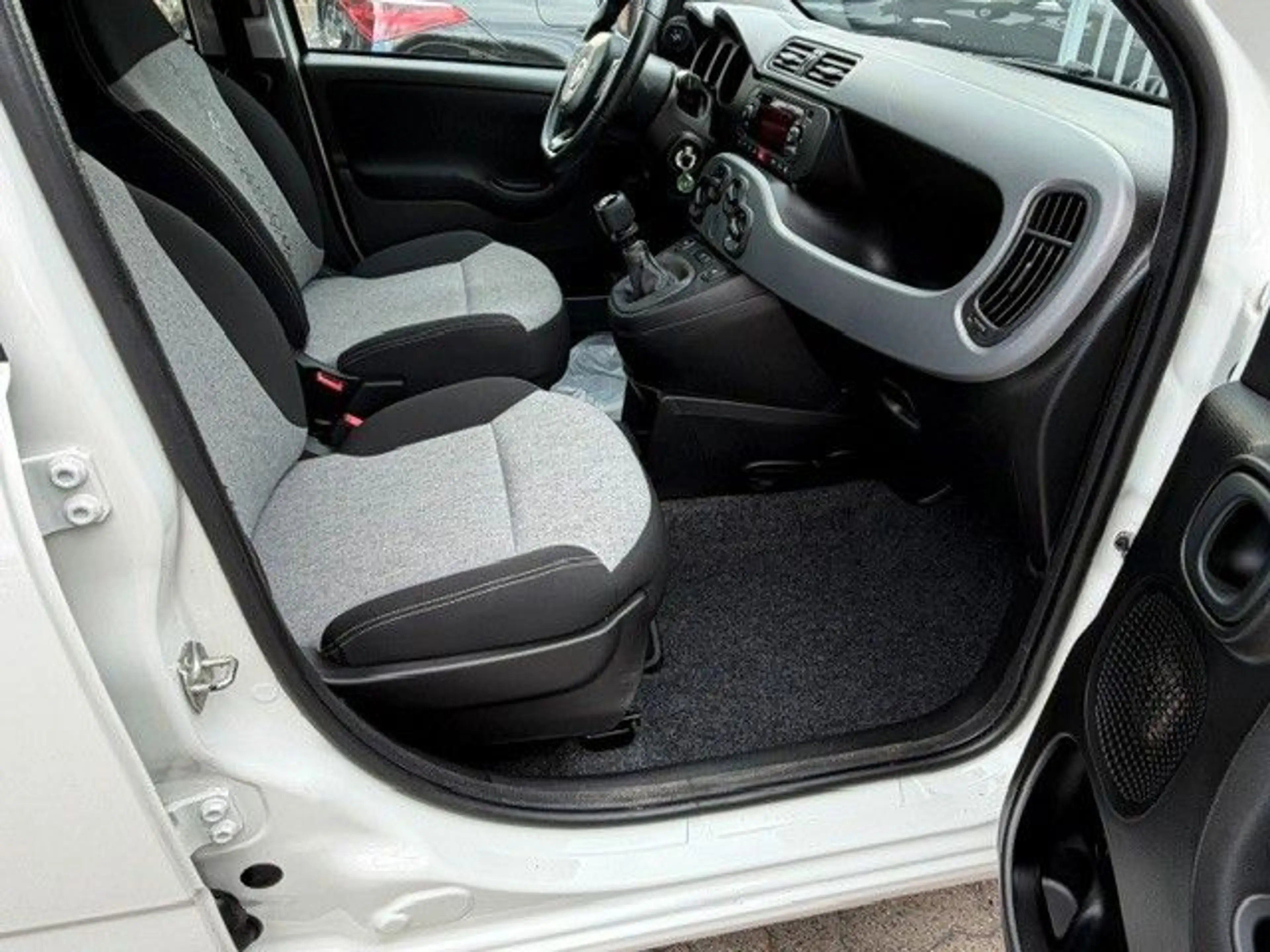 Fiat Panda Lounge 1,2ltr Klima 67tkm sehr gepflegt — photo 9