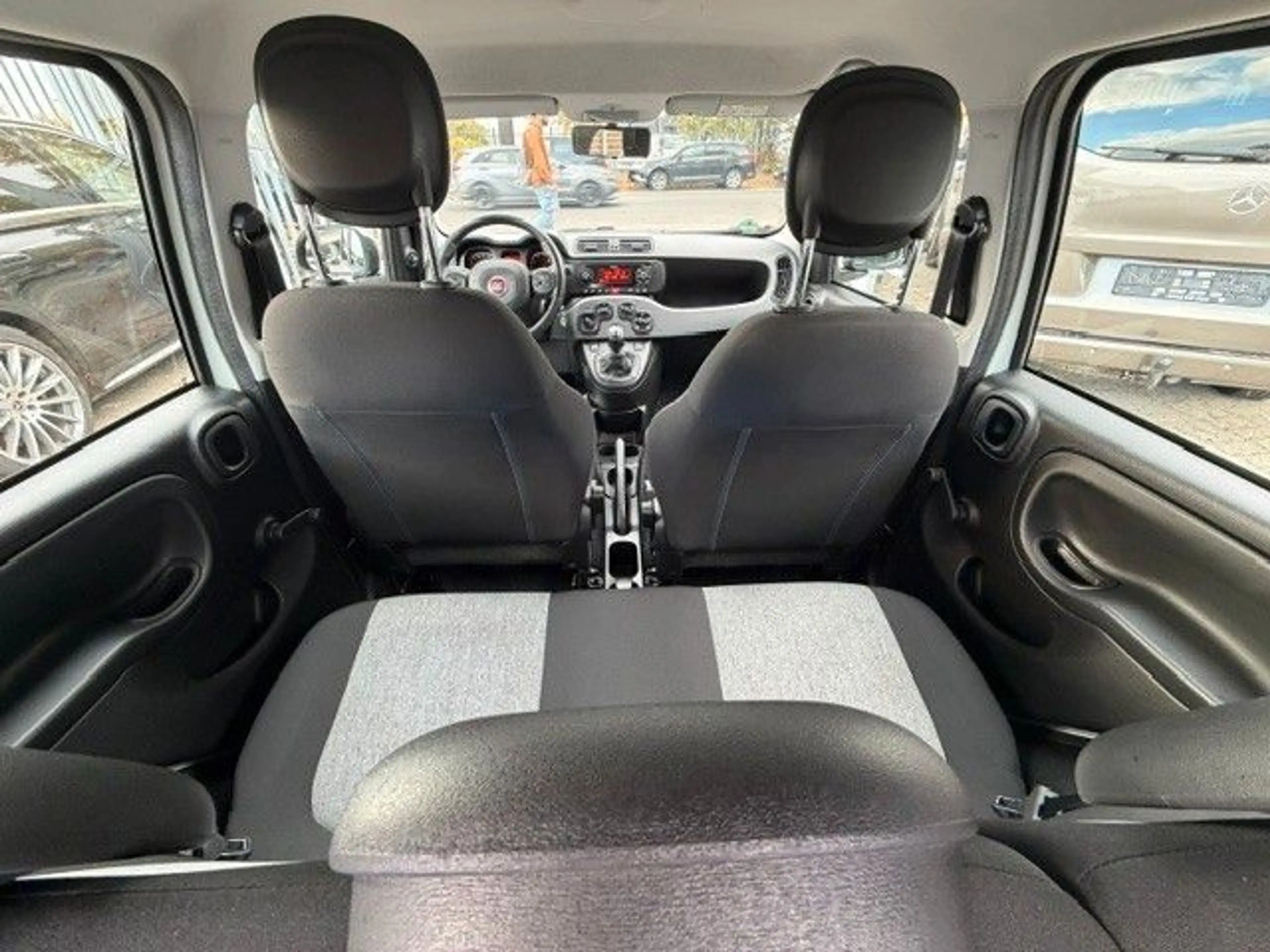 Fiat Panda Lounge 1,2ltr Klima 67tkm sehr gepflegt — photo 11