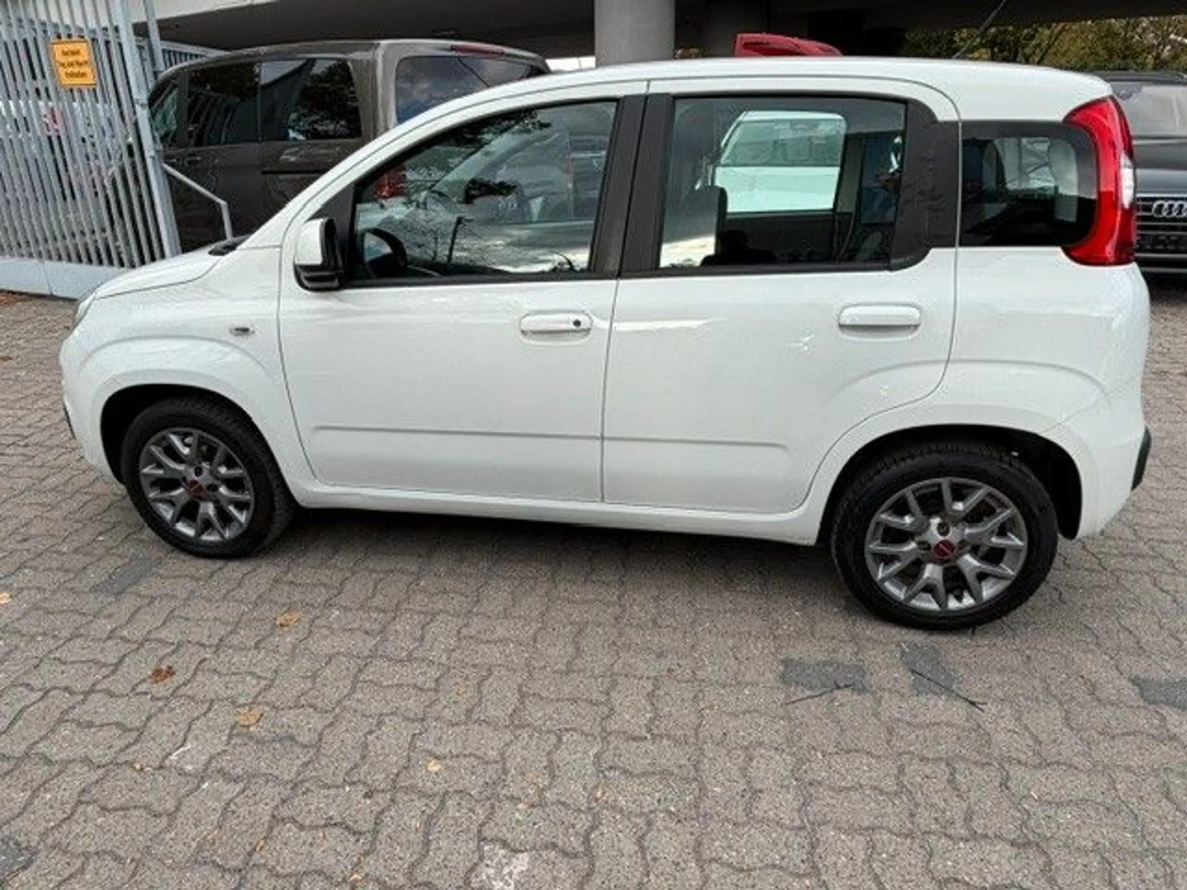 Fiat Panda Lounge 1,2ltr Klima 67tkm sehr gepflegt — photo 5