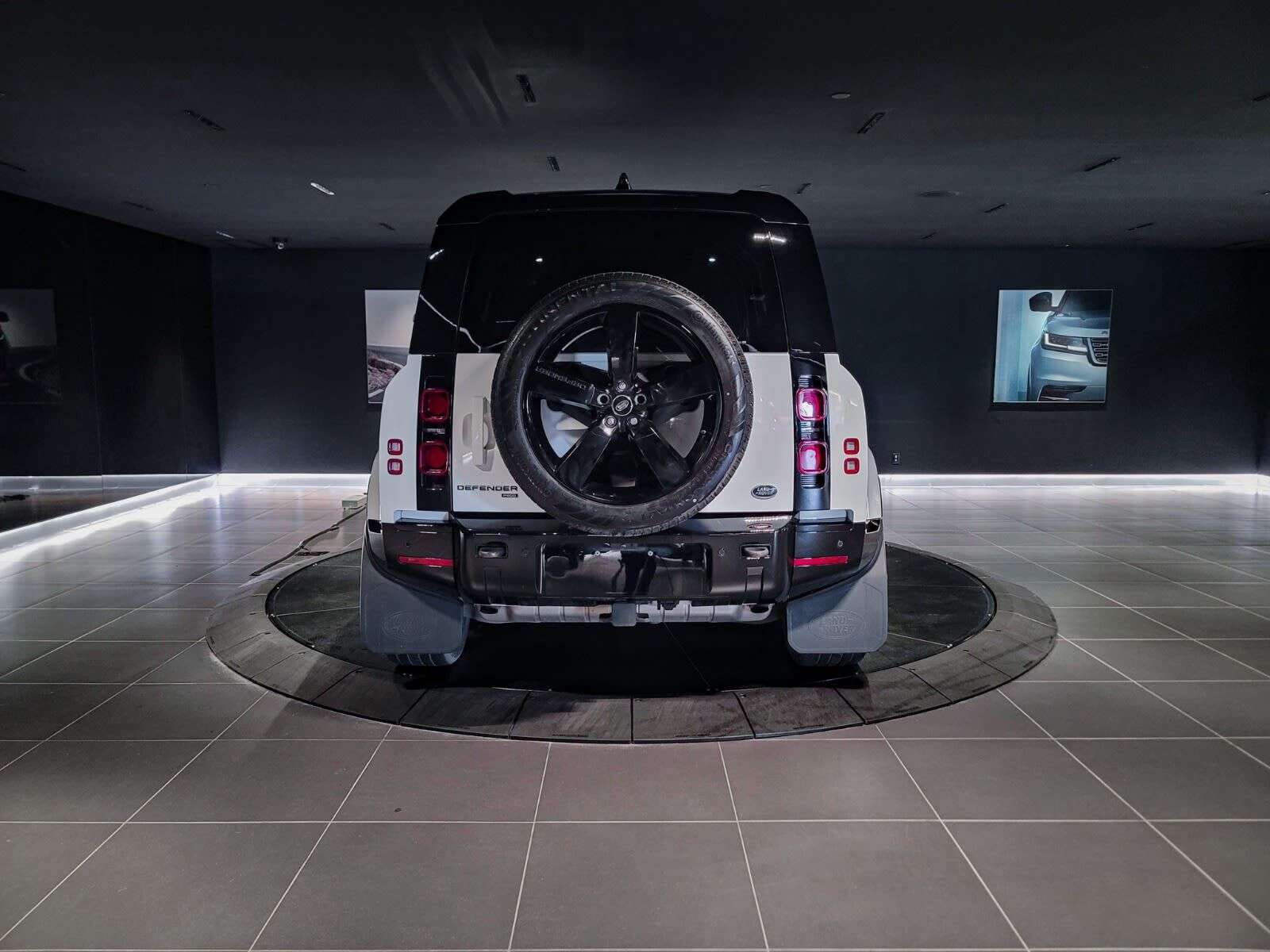 2022 Land Rover Defender X-Dynamic SE | 3rd Row Seating | Sunroof | Navigat thumb 6