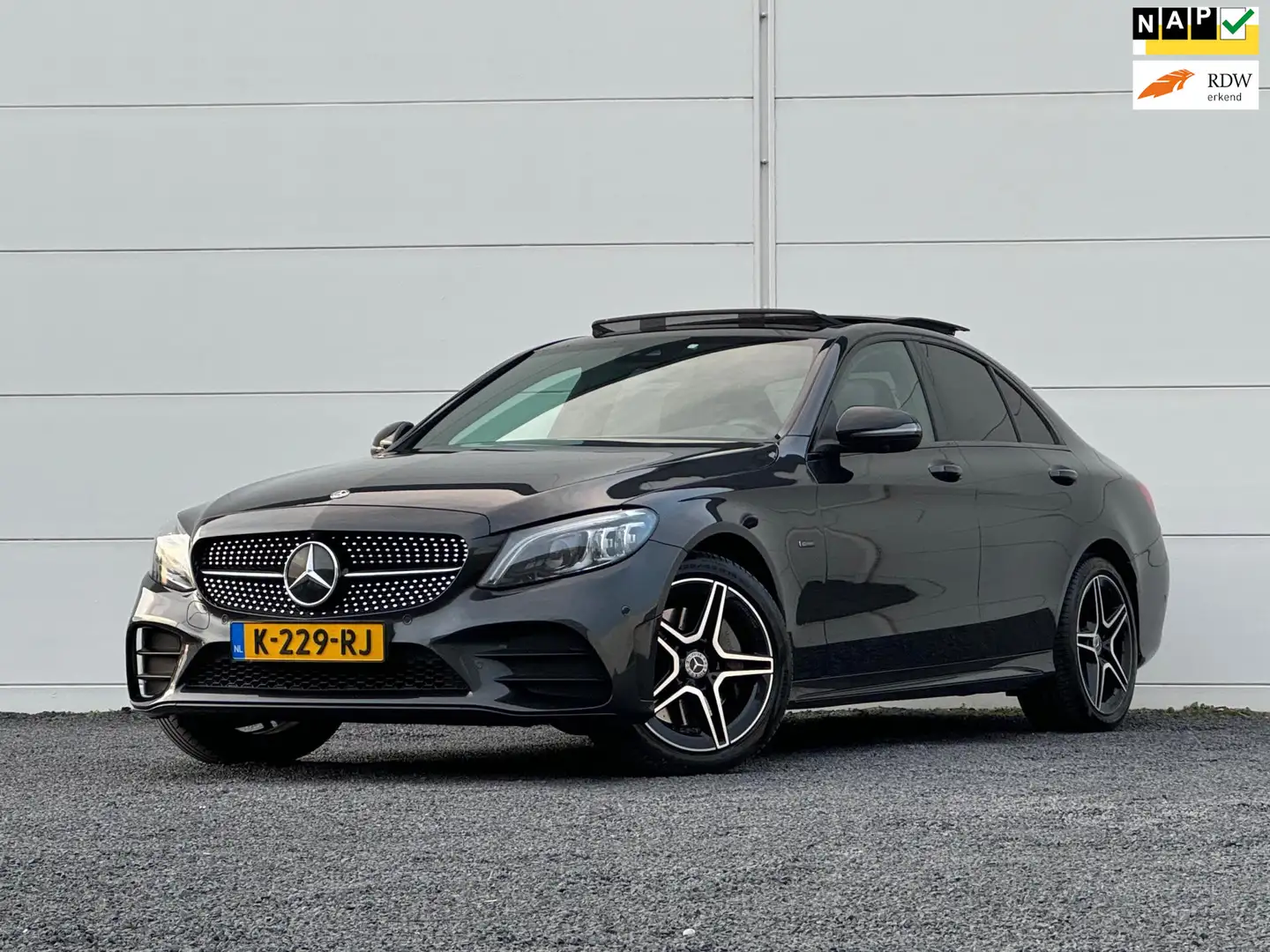 Mercedes-Benz C 300 300e AMG Org NL Pano Leer 360 Camera Sfeerverlicht Gris - 1