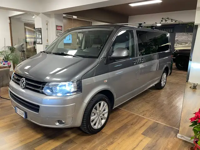 Volkswagen T5 Caravelle PASSO LUNGO 2.0 TD 180 CV BITURBO 4 MOTION AUT.