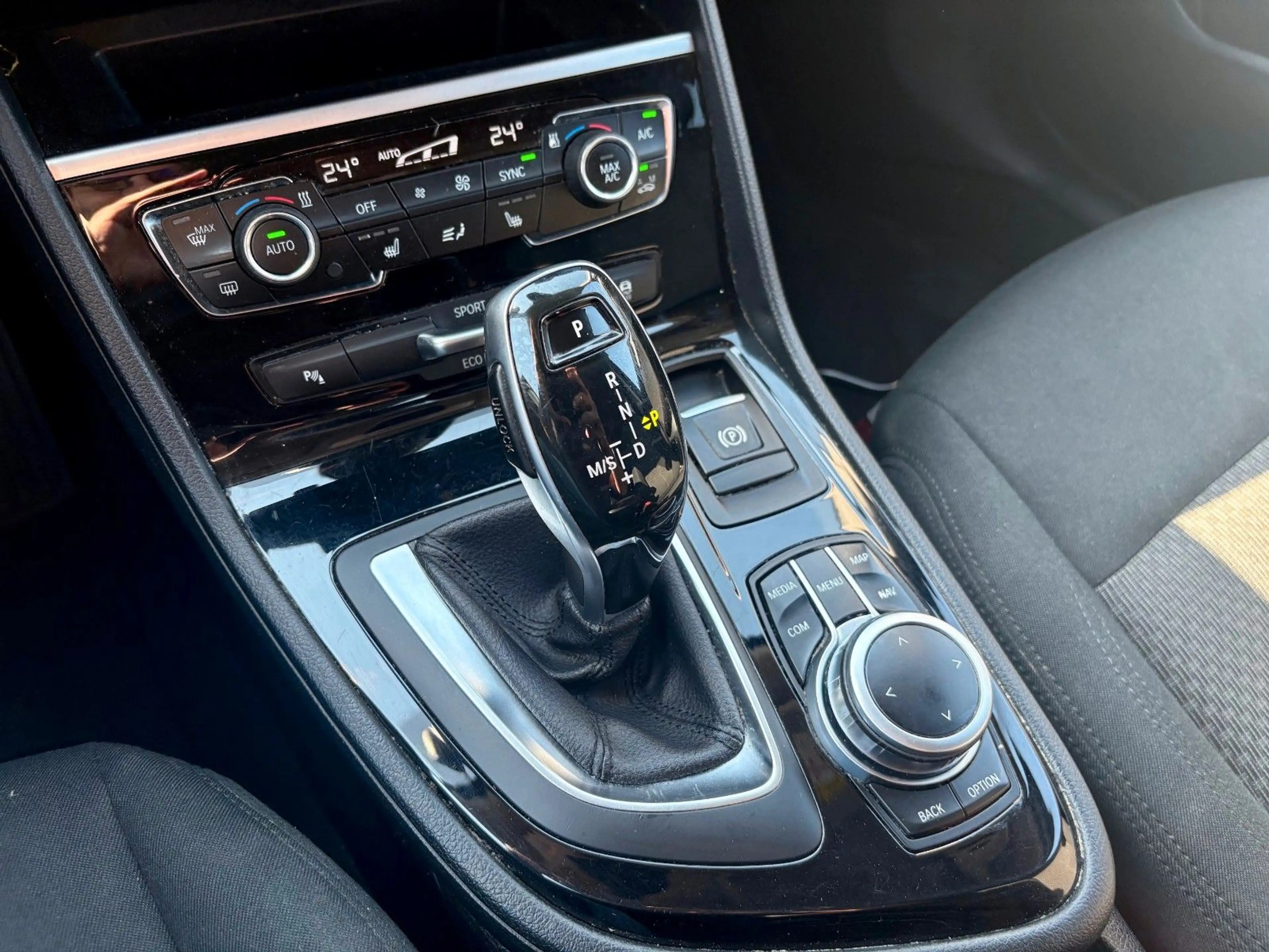 BMW 218 Aut. Navi LED Alarm AHK SPORTLE — photo 9