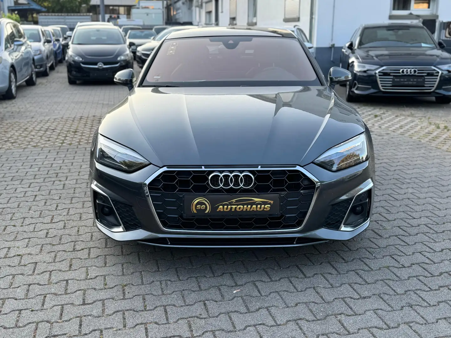 Audi A5 40 TDI S line Grijs - 1