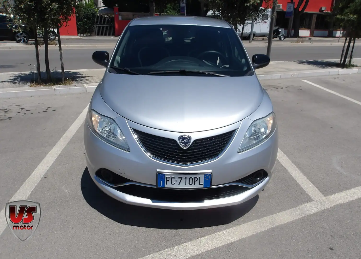 Lancia Ypsilon 1.2 69 CV 5 porte Silver Argento - 2