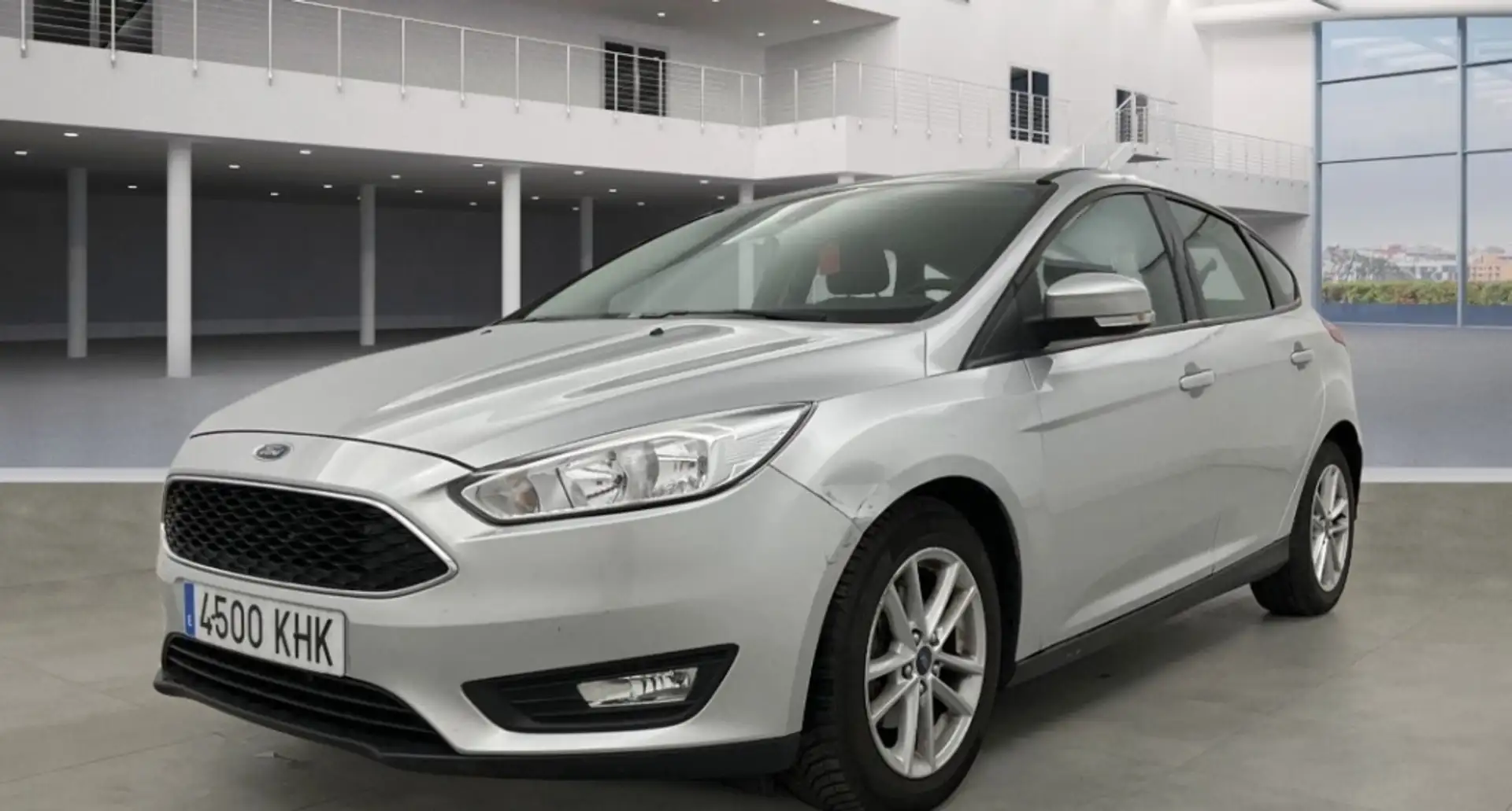 Ford Focus 1.5TDCi Trend+ 120 Silber - 1