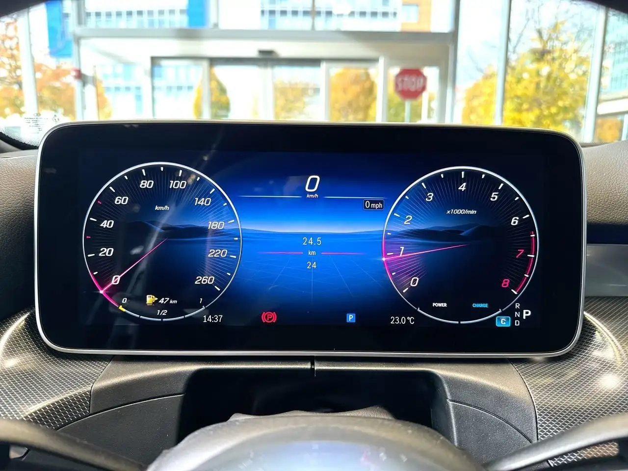Mercedes-Benz C-Class снимка Mercedes-Benz C-Class